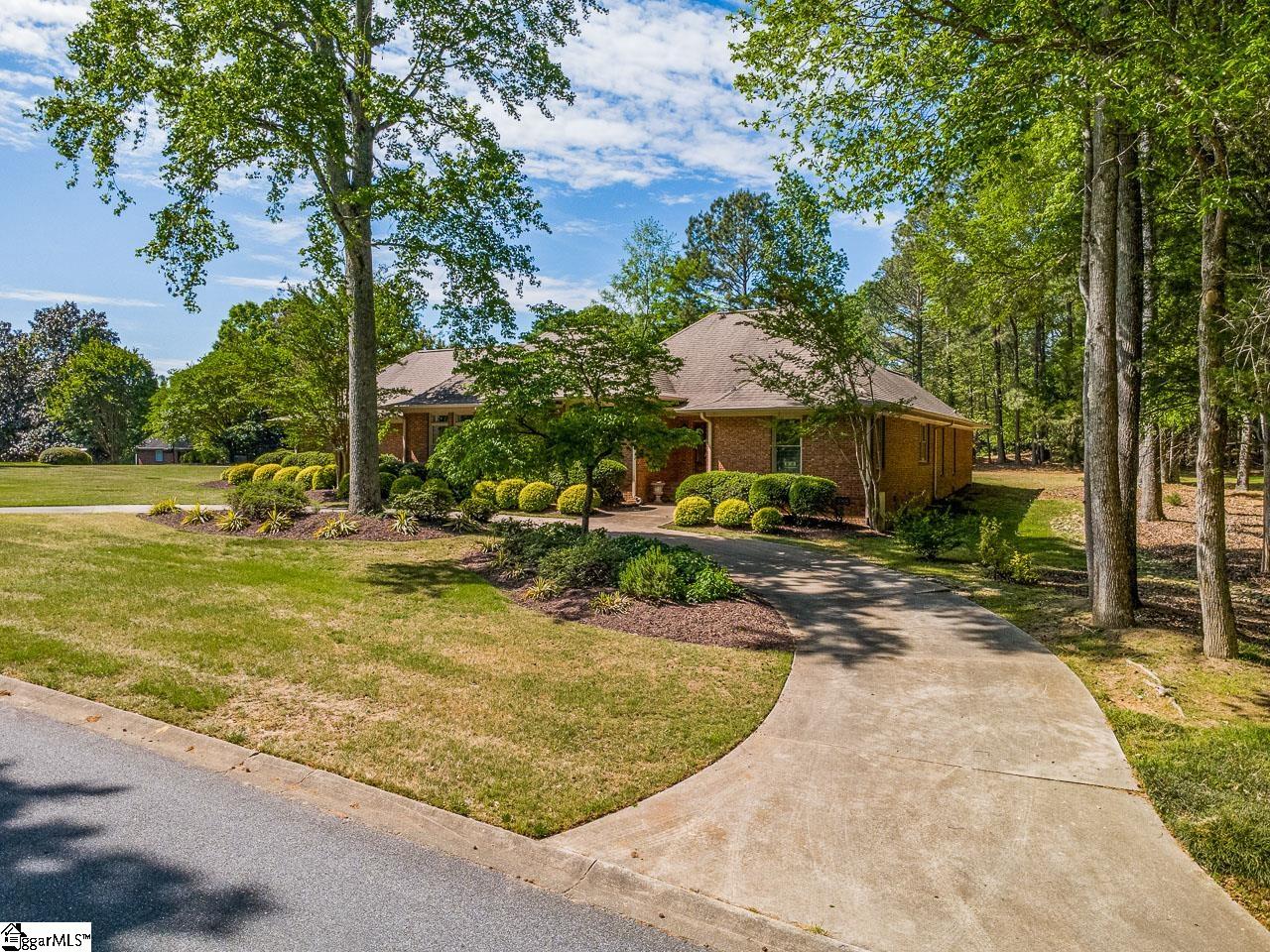 216 Muirfield Drive