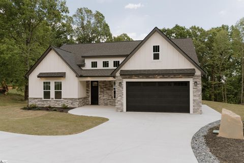 Photo of 800 Glassy Road, Landrum, SC 29356 (MLS # 1589394)