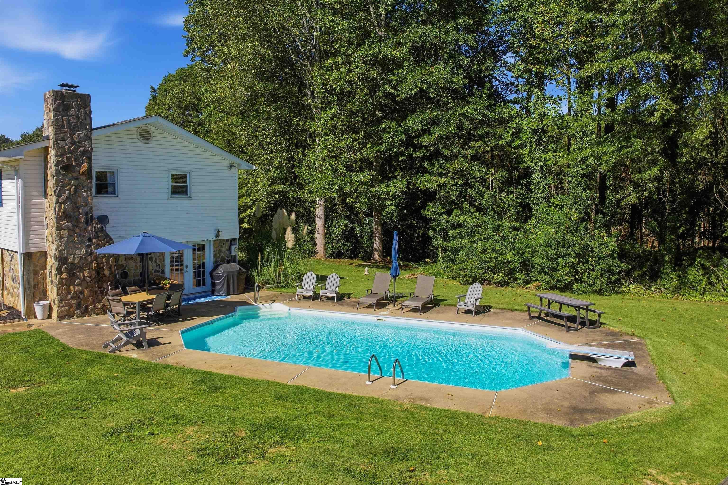 215 Thompson Road