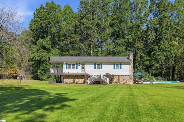 215 THOMPSON RD, TAYLORS, SC 29687 - Image ce70450ecce1cbdb5165d2e71fcdc826/645712750