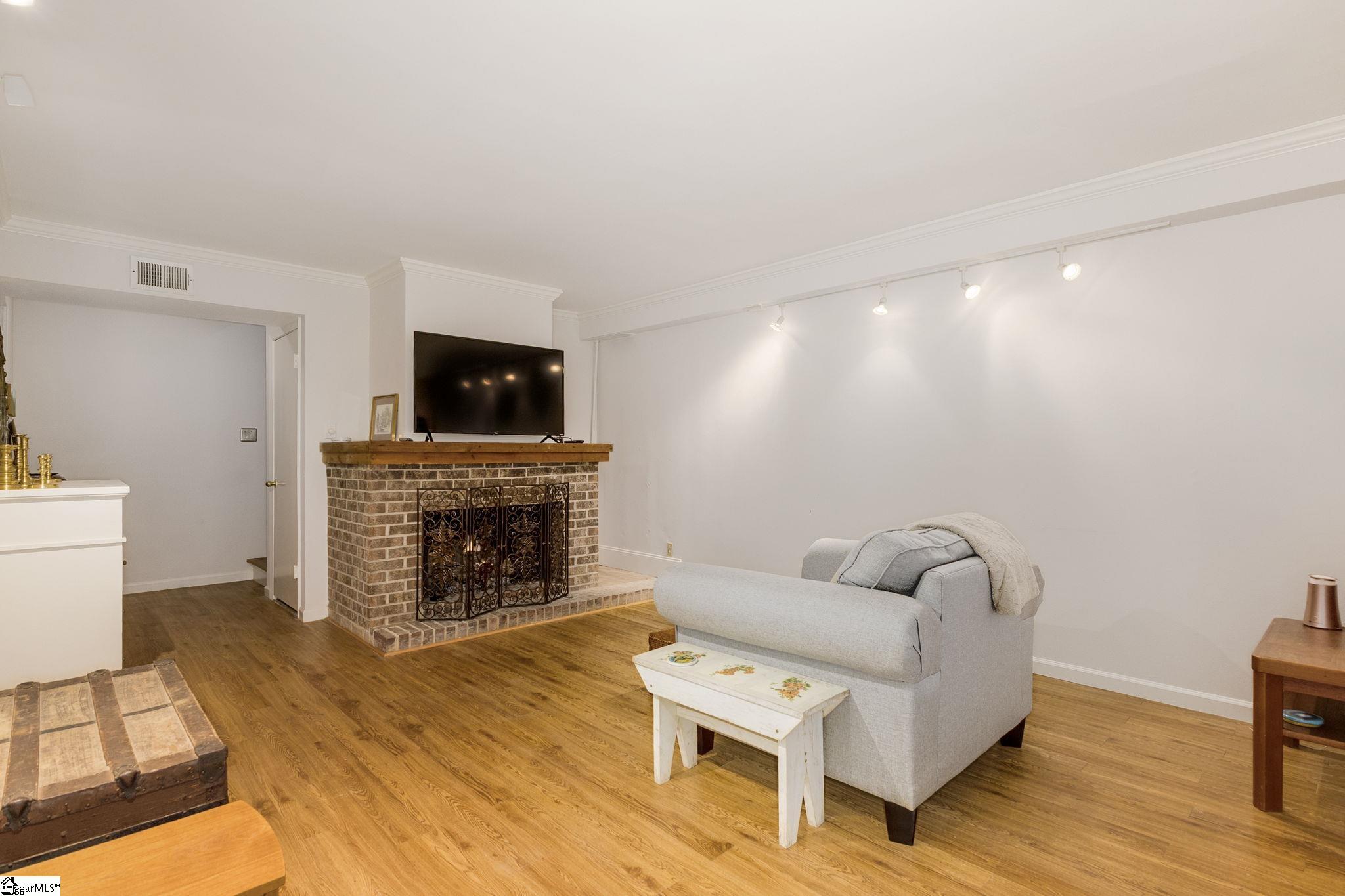 Greenville, South Carolina 29615, United States, 4 Bedrooms Bedrooms, ,4 BathroomsBathrooms,Residential,Contingent,99616