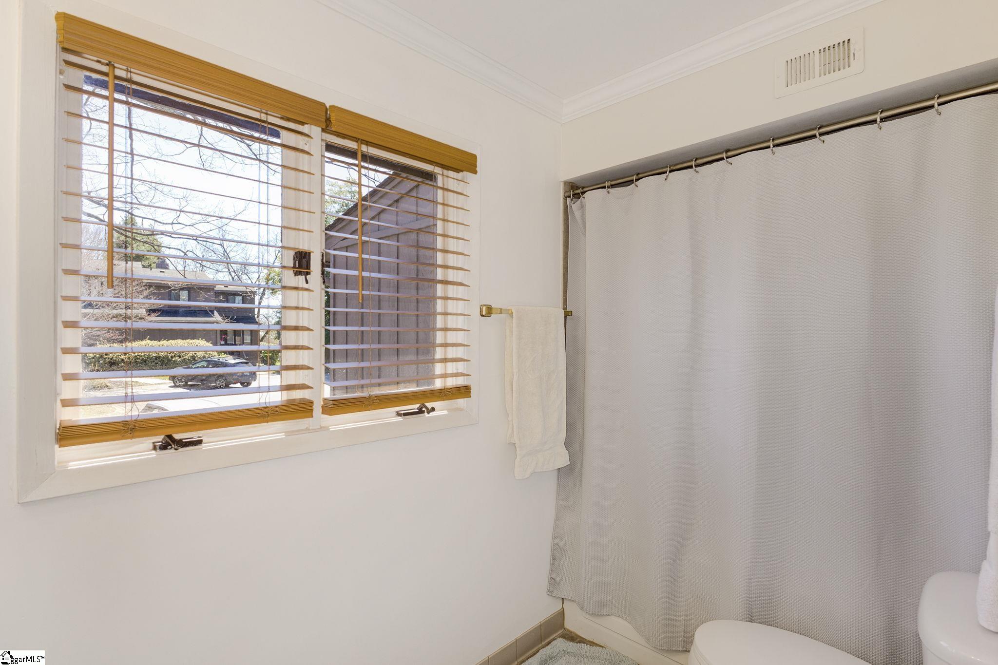 Greenville, South Carolina 29615, United States, 4 Bedrooms Bedrooms, ,4 BathroomsBathrooms,Residential,Contingent,99616