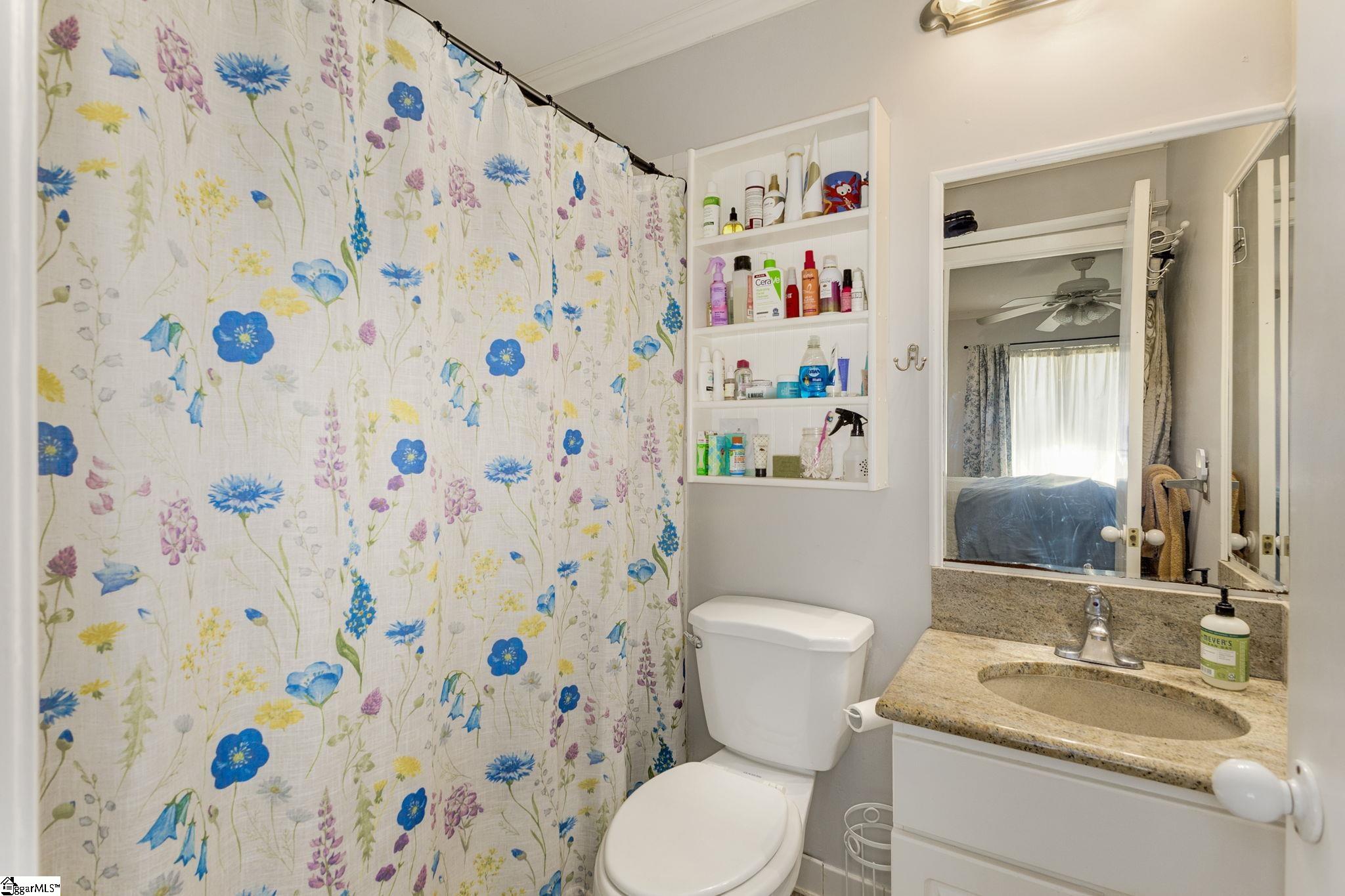 Greenville, South Carolina 29615, United States, 4 Bedrooms Bedrooms, ,4 BathroomsBathrooms,Residential,Contingent,99616