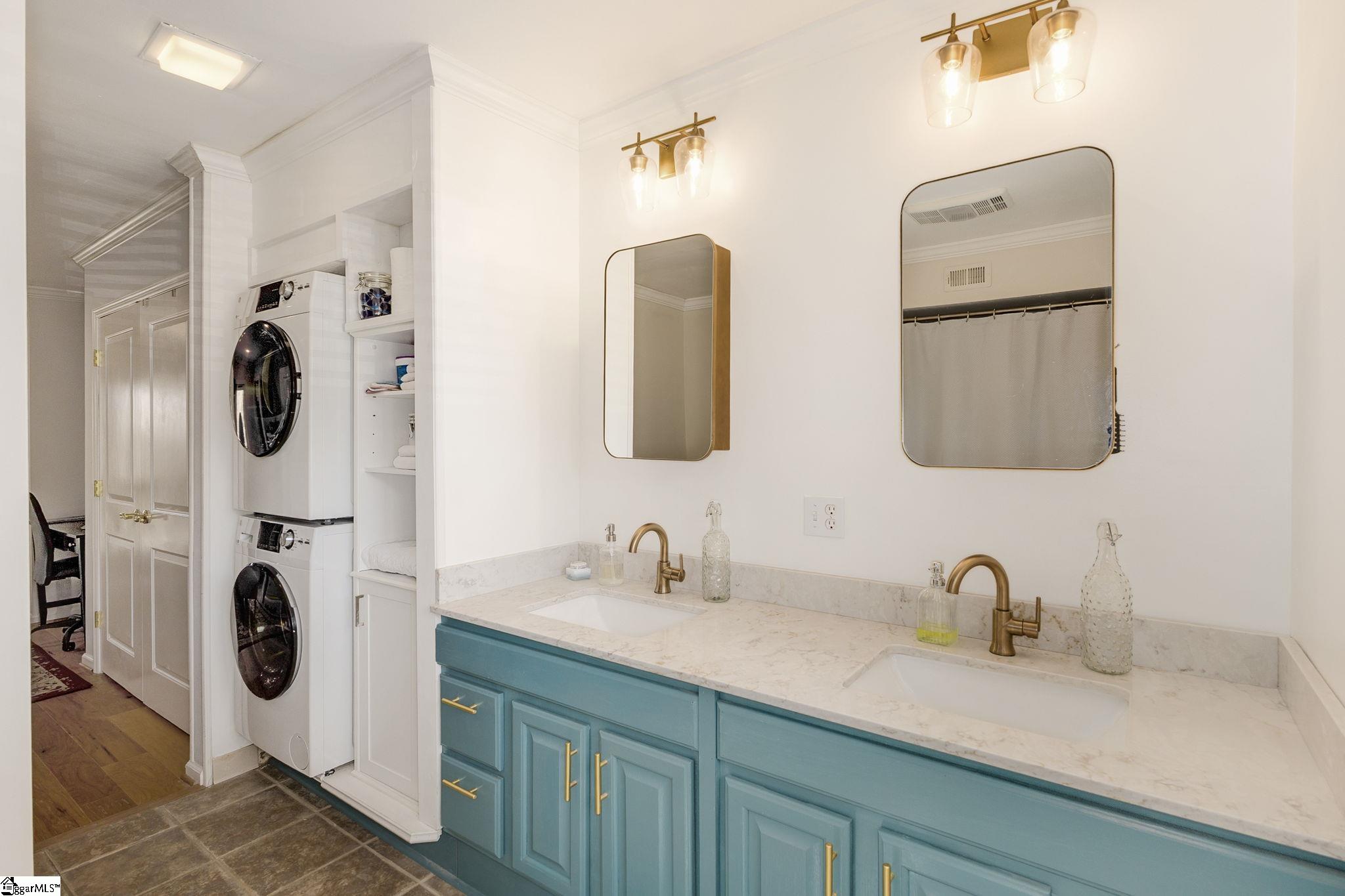 Greenville, South Carolina 29615, United States, 4 Bedrooms Bedrooms, ,4 BathroomsBathrooms,Residential,Contingent,99616