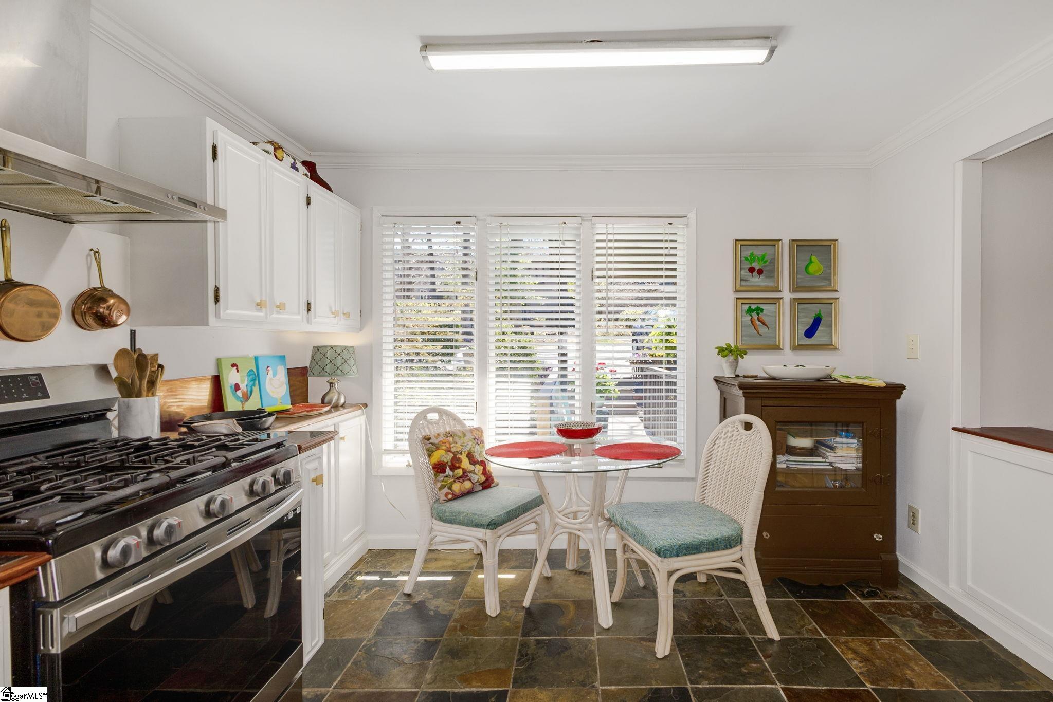 Greenville, South Carolina 29615, United States, 4 Bedrooms Bedrooms, ,4 BathroomsBathrooms,Residential,Contingent,99616