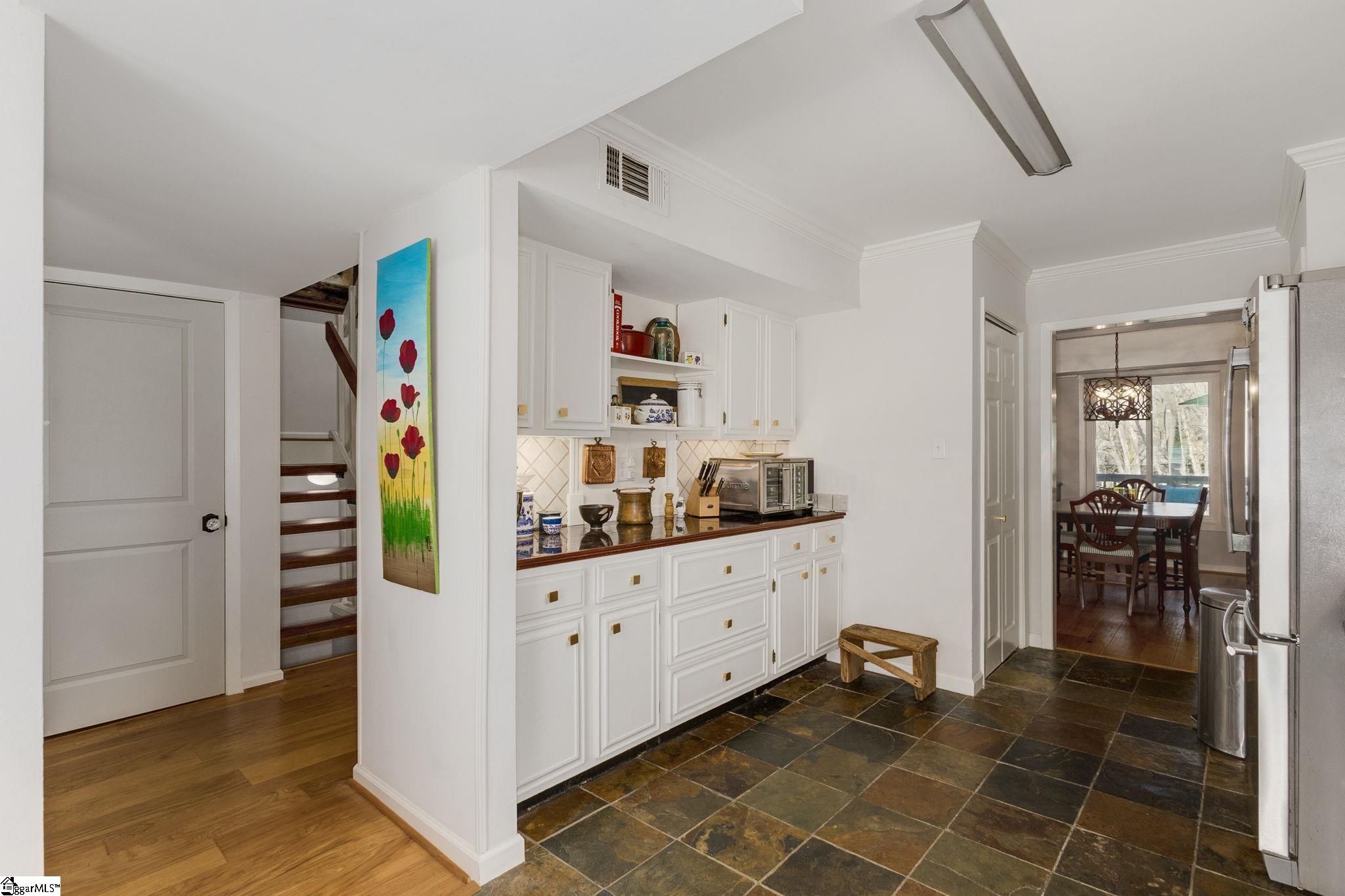 Greenville, South Carolina 29615, United States, 4 Bedrooms Bedrooms, ,4 BathroomsBathrooms,Residential,Contingent,99616