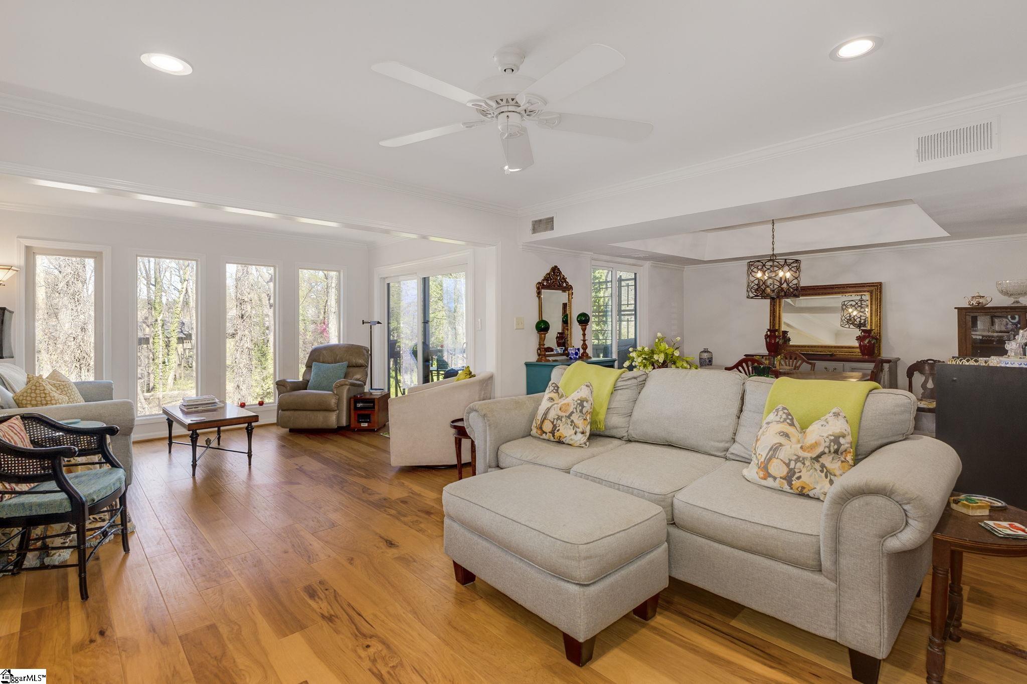 Greenville, South Carolina 29615, United States, 4 Bedrooms Bedrooms, ,4 BathroomsBathrooms,Residential,Contingent,99616