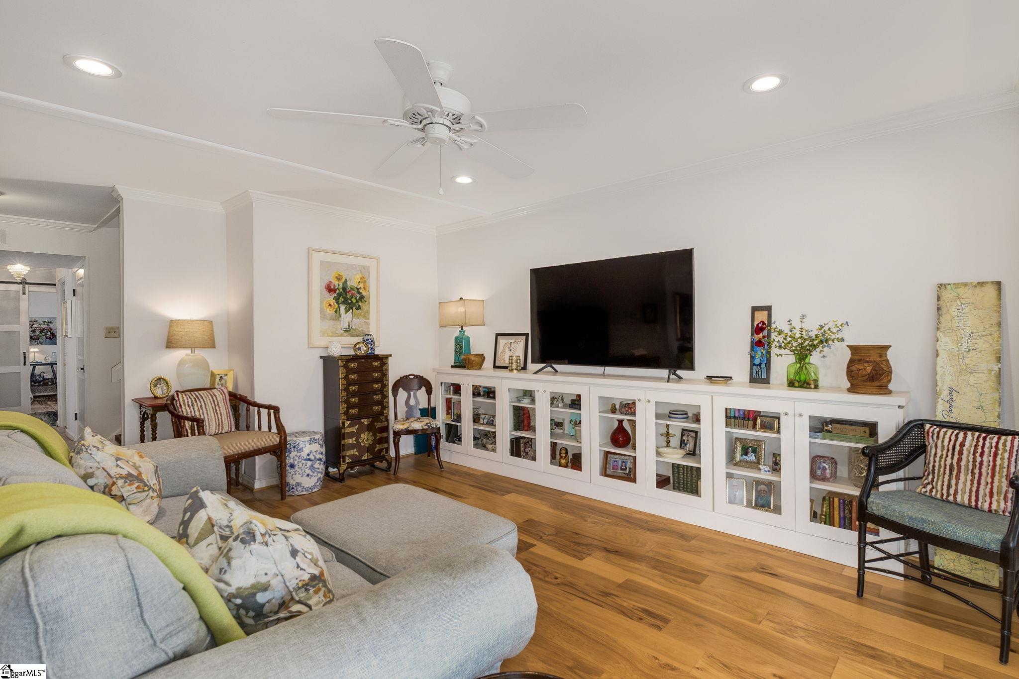 Greenville, South Carolina 29615, United States, 4 Bedrooms Bedrooms, ,4 BathroomsBathrooms,Residential,Contingent,99616