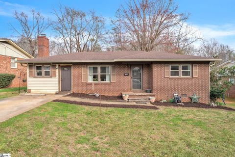 Photo of 117 Lincoln Drive, Spartanburg, SC 29306 (MLS # 1583160)