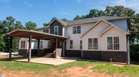 Photo of 421 Burns Road, Spartanburg, SC 29307 (MLS # 1595859)