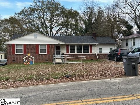 Photo of 509 Crestfield Road, Greenville, SC 29605 (MLS # 1576697)