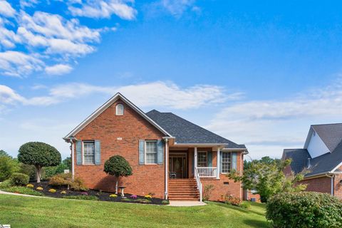 Photo of 172 Robert Meadow Loop, Spartanburg, SC 29307 (MLS # 1571849)