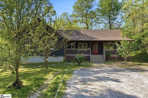Photo of 140 Hiawatha Trail, Pickens, SC 29671 (MLS # 1588659)