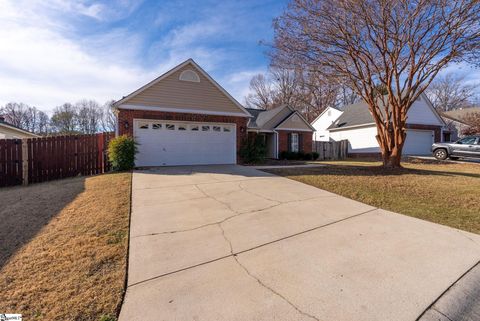Tiny photo for 5 Hazelnut Court, Taylors, SC 29687 (MLS # 1576012)