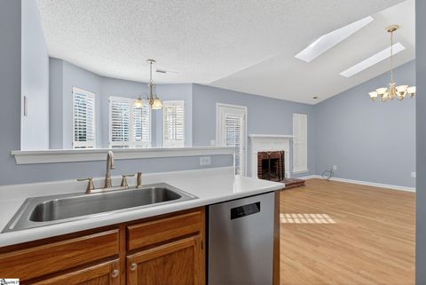 Tiny photo for 5 Hazelnut Court, Taylors, SC 29687 (MLS # 1576012)