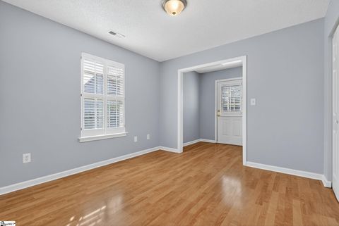 Tiny photo for 5 Hazelnut Court, Taylors, SC 29687 (MLS # 1576012)