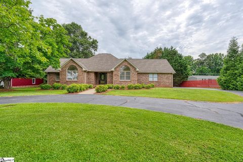 Photo of 826 Mount Zion Road, Spartanburg, SC 29303 (MLS # 1595355)
