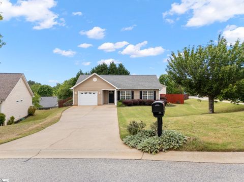 Photo of 2 Reid Valley Court, Taylors, SC 29687 (MLS # 1590489)