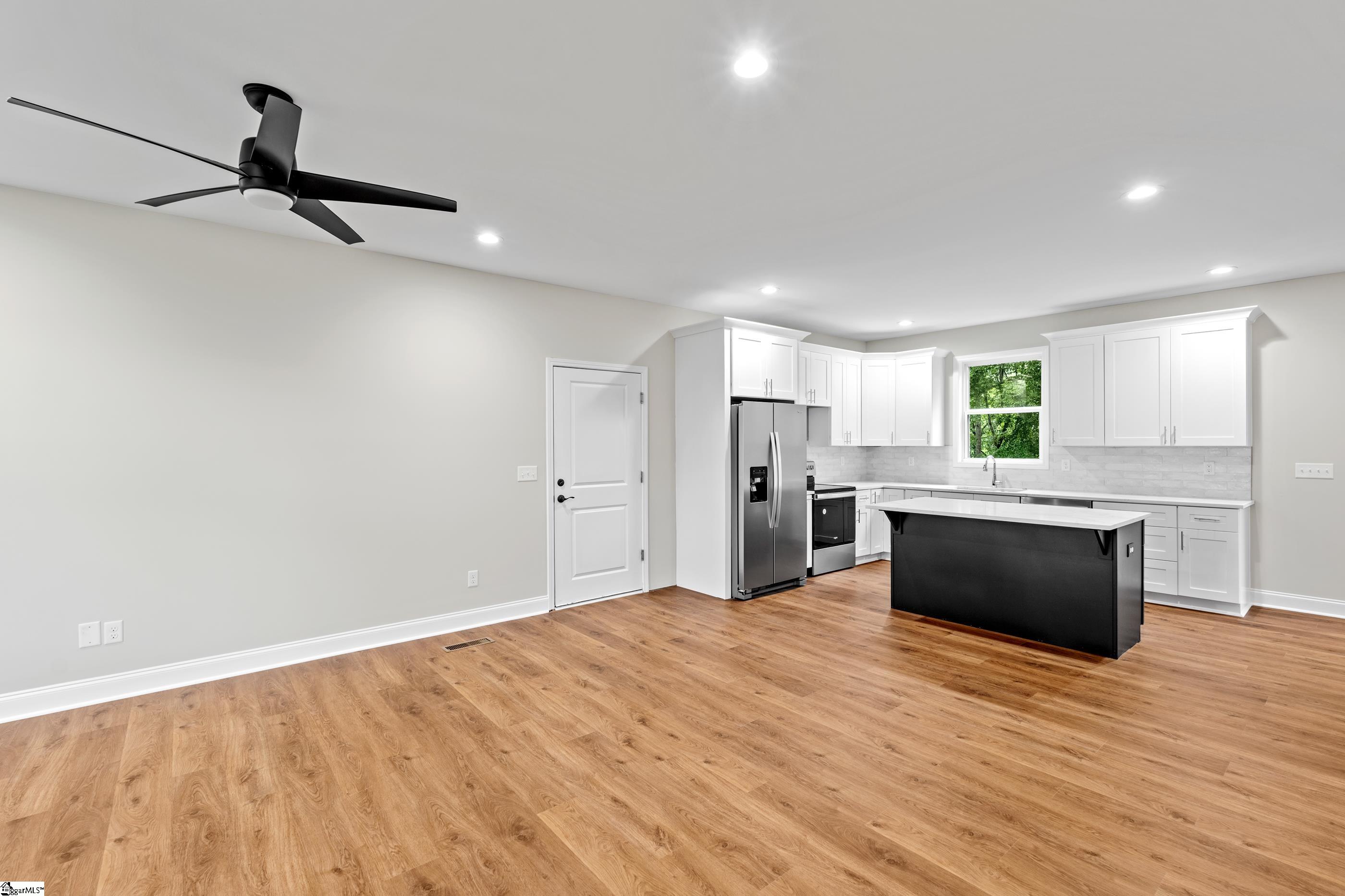 Greenville, South Carolina 29617, United States, 5 Bedrooms Bedrooms, ,4 BathroomsBathrooms,Residential,Active,170116