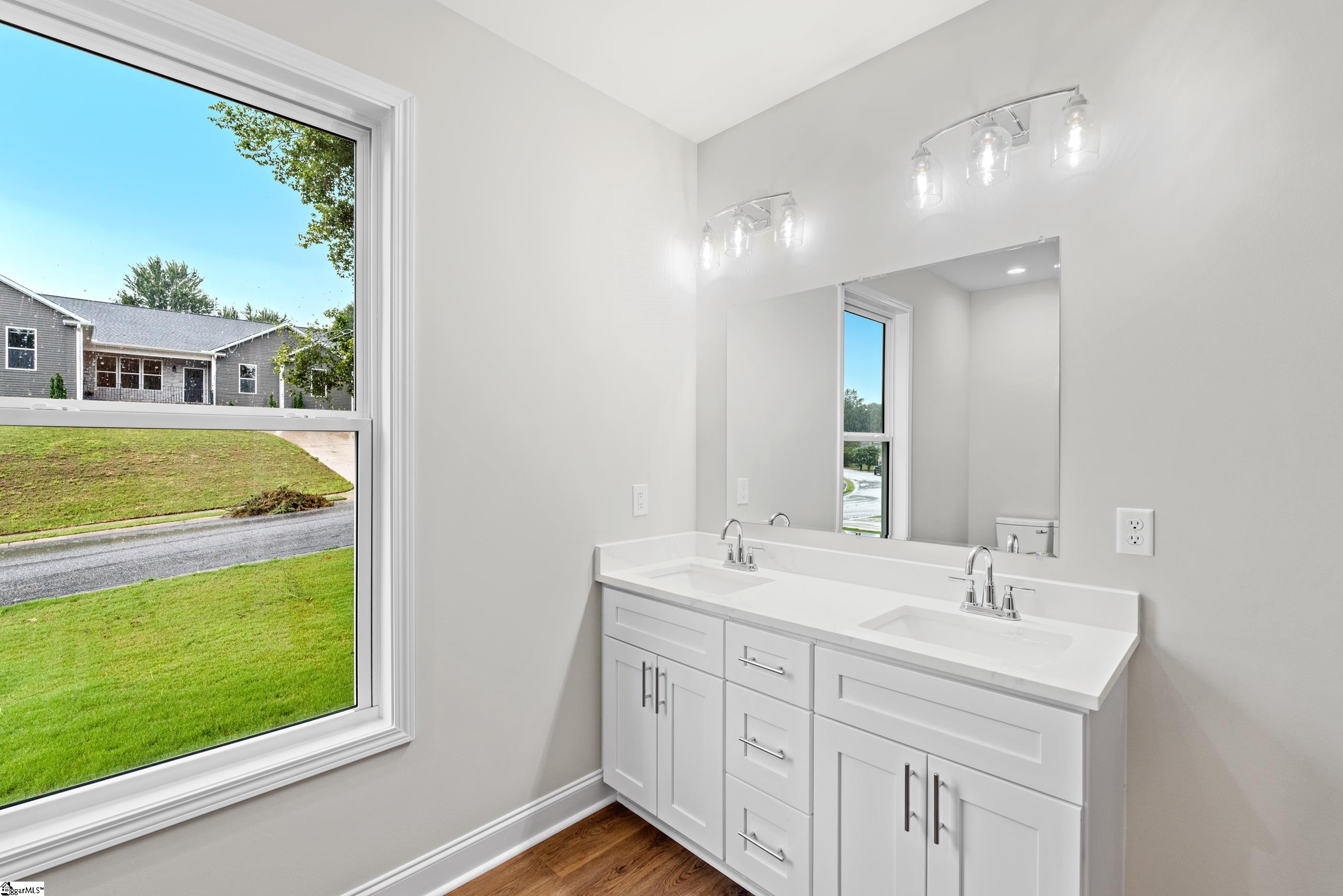 Greenville, South Carolina 29617, United States, 5 Bedrooms Bedrooms, ,4 BathroomsBathrooms,Residential,Active,170116