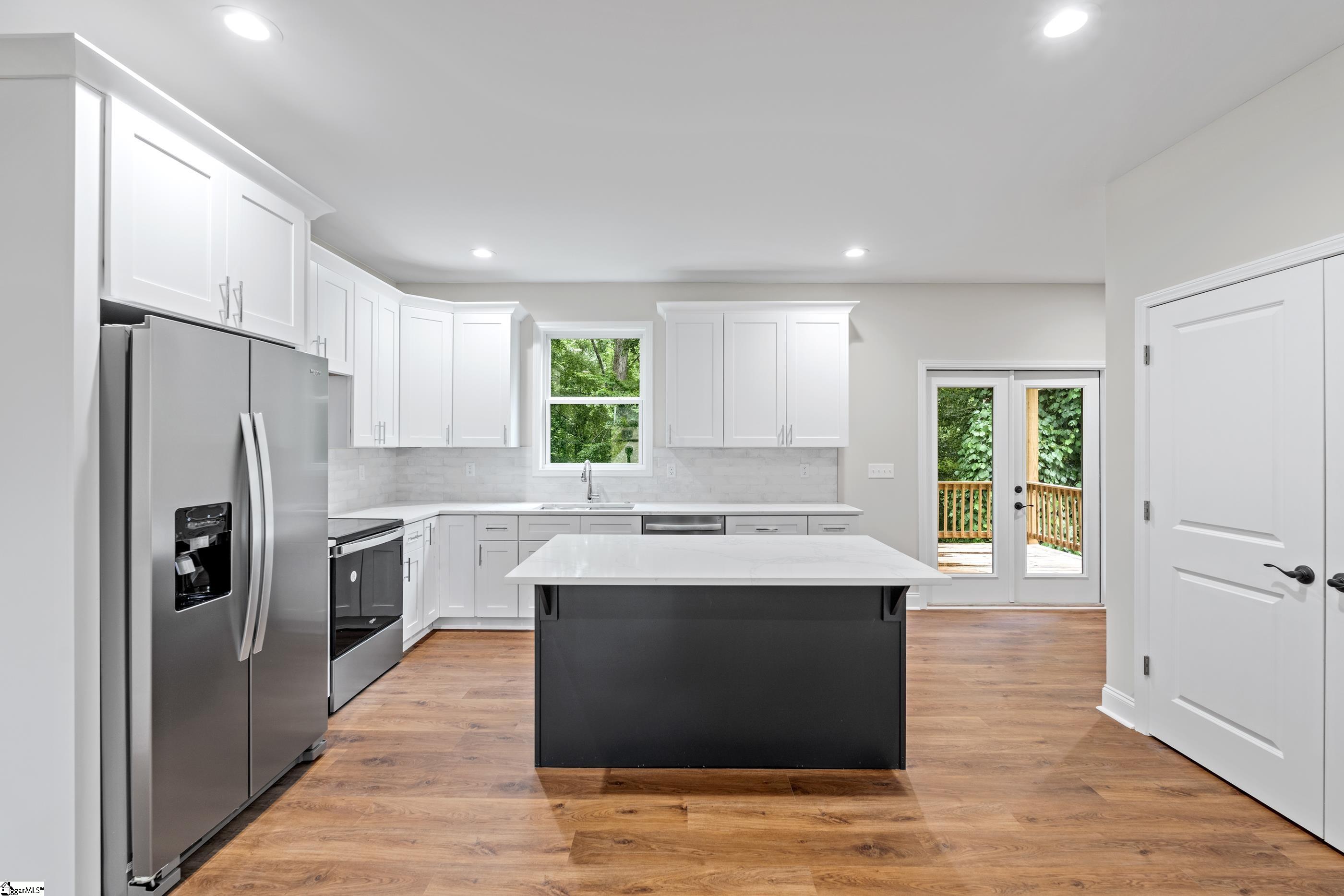 Greenville, South Carolina 29617, United States, 5 Bedrooms Bedrooms, ,4 BathroomsBathrooms,Residential,Active,170116