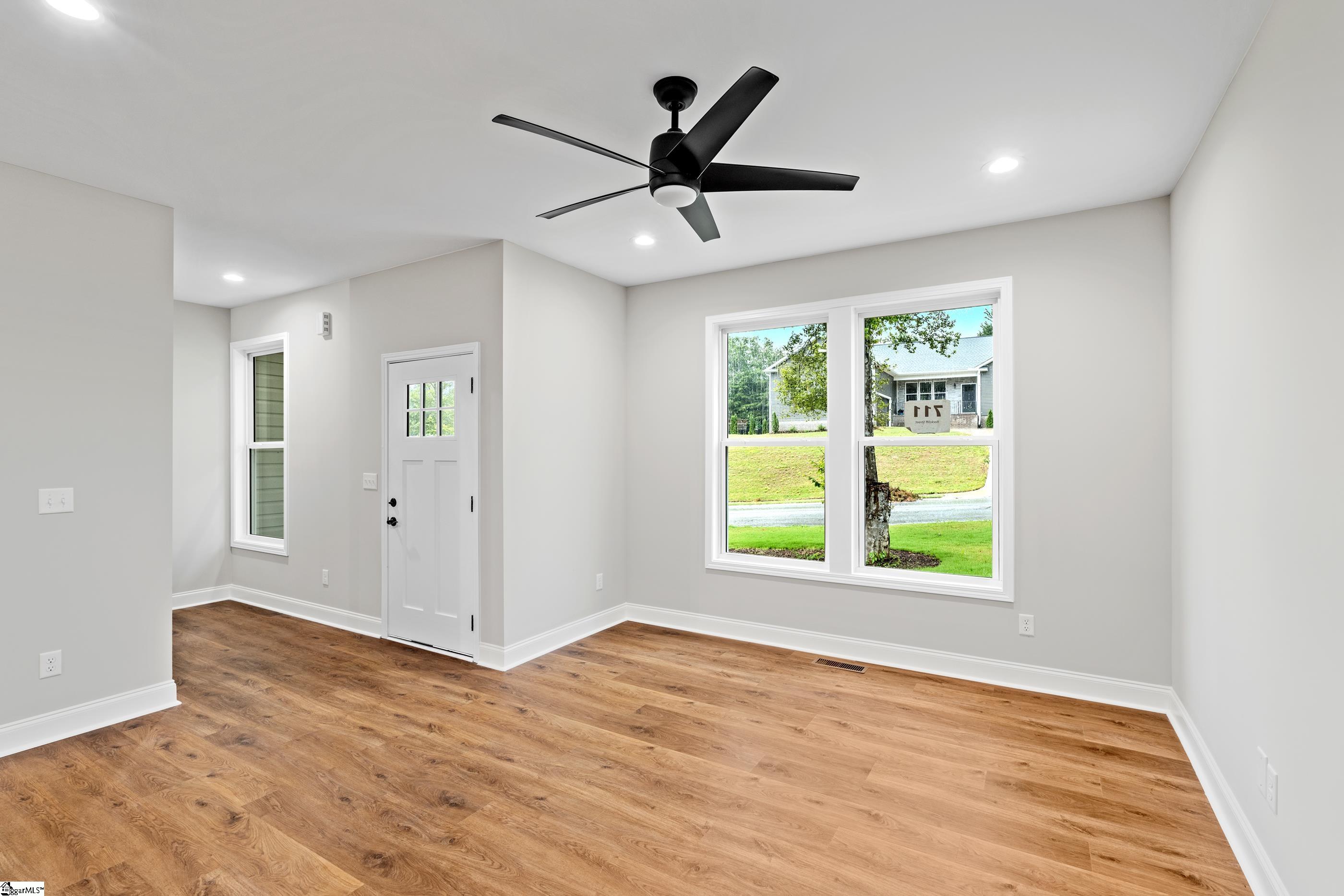 Greenville, South Carolina 29617, United States, 5 Bedrooms Bedrooms, ,4 BathroomsBathrooms,Residential,Active,170116