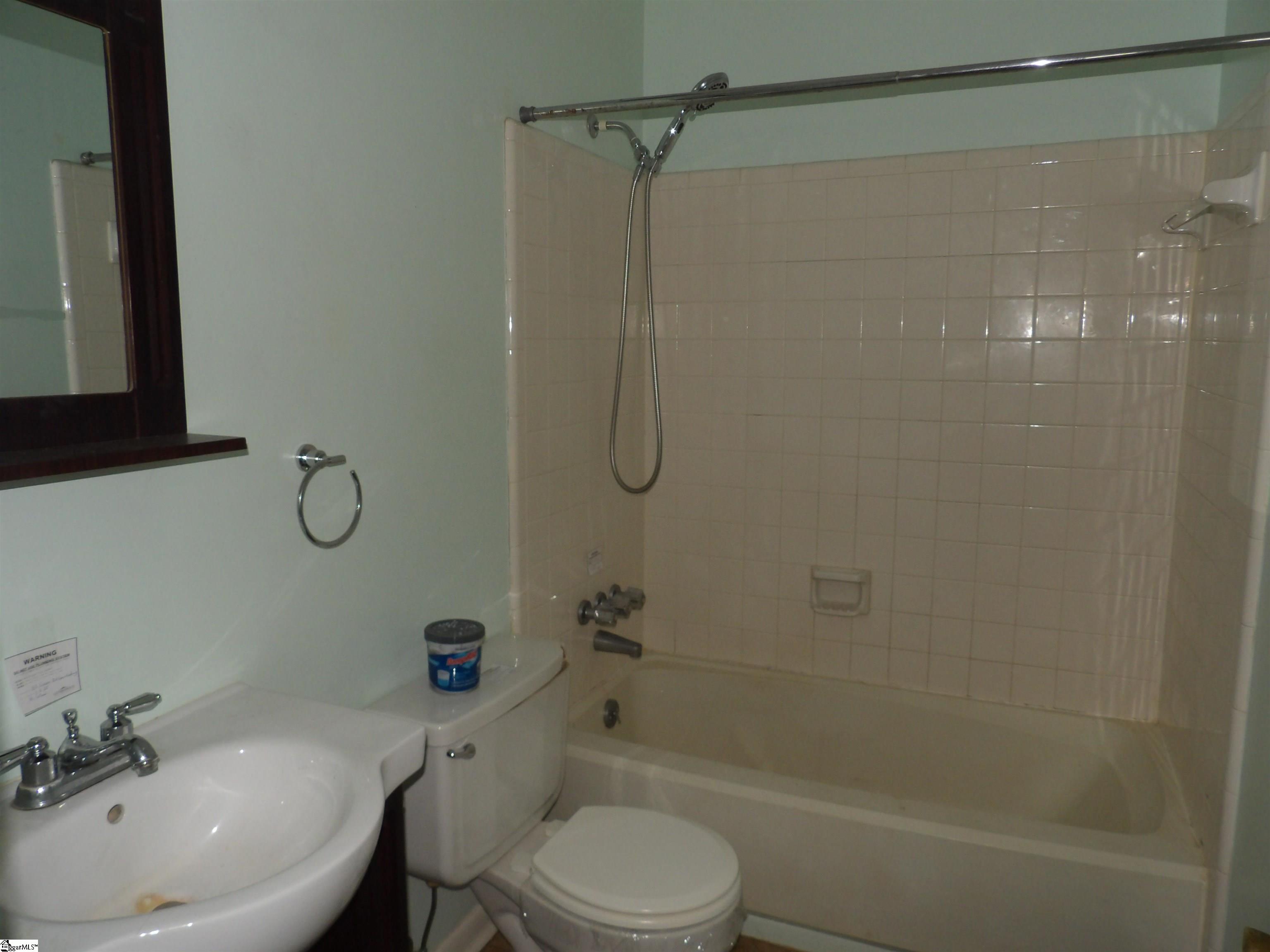 Spartanburg, South Carolina 29303, United States, 3 Bedrooms Bedrooms, ,2 BathroomsBathrooms,Residential,Pending,93708