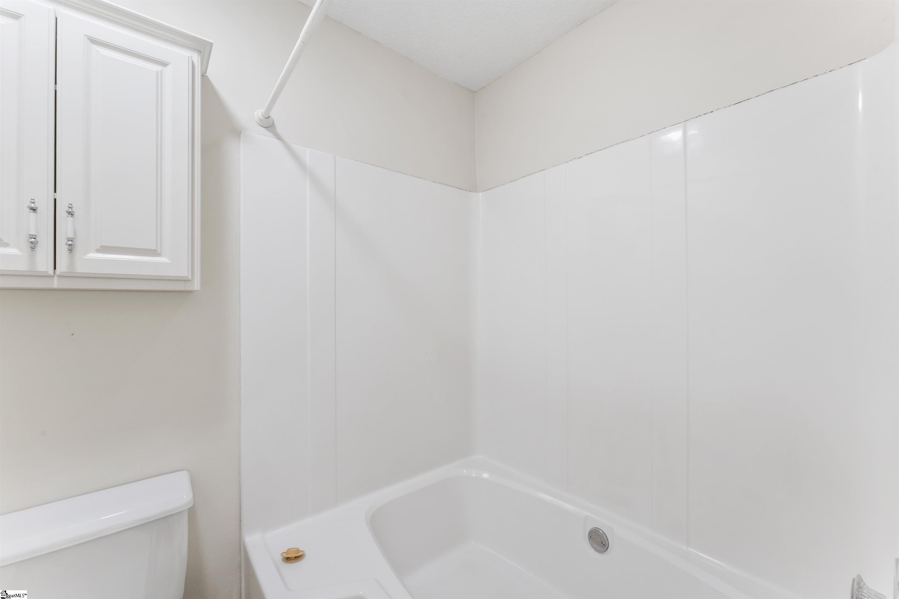 Anderson, South Carolina 29621, United States, 3 Bedrooms Bedrooms, ,2 BathroomsBathrooms,Residential,Active,212333