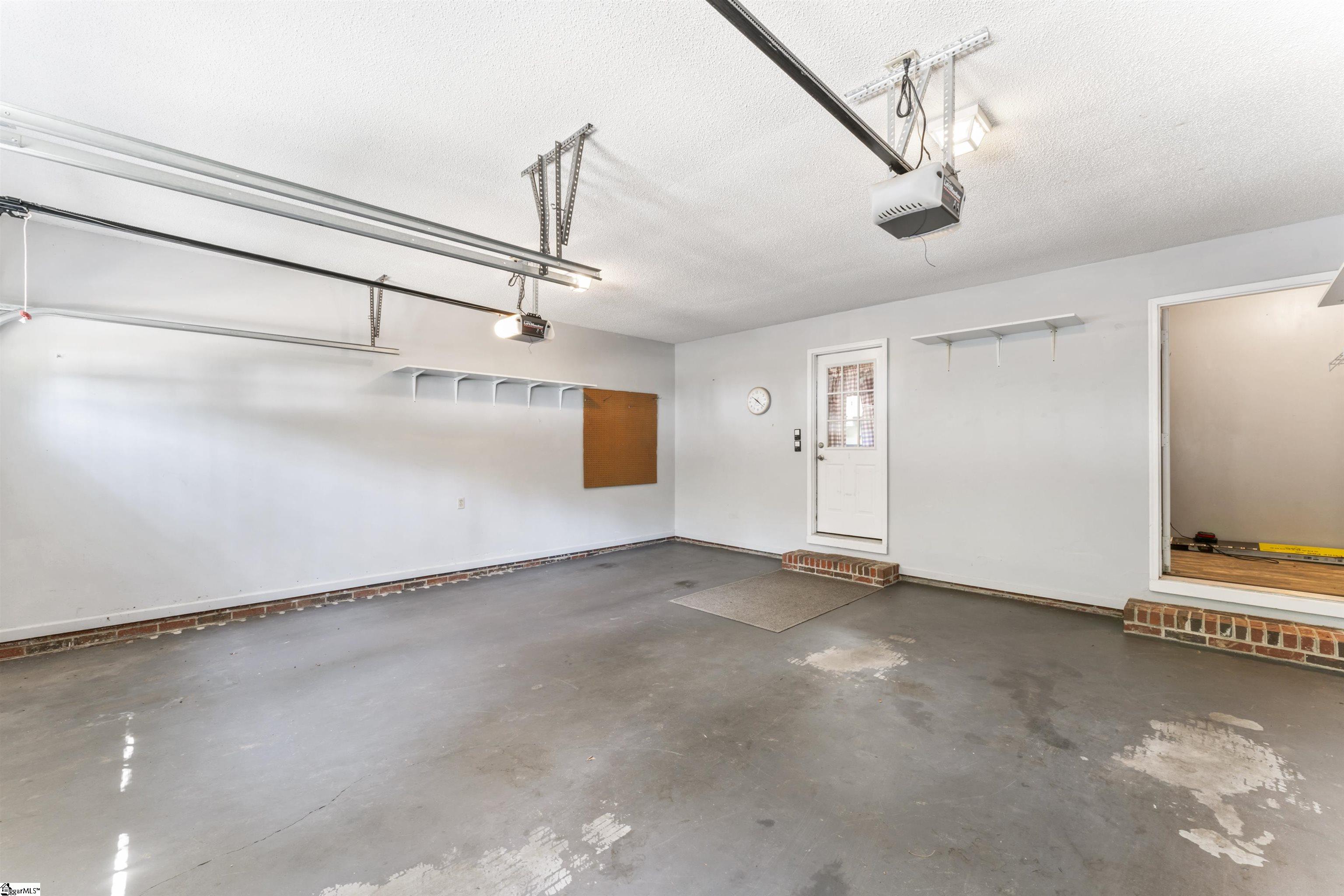 Anderson, South Carolina 29621, United States, 3 Bedrooms Bedrooms, ,2 BathroomsBathrooms,Residential,Active,212333