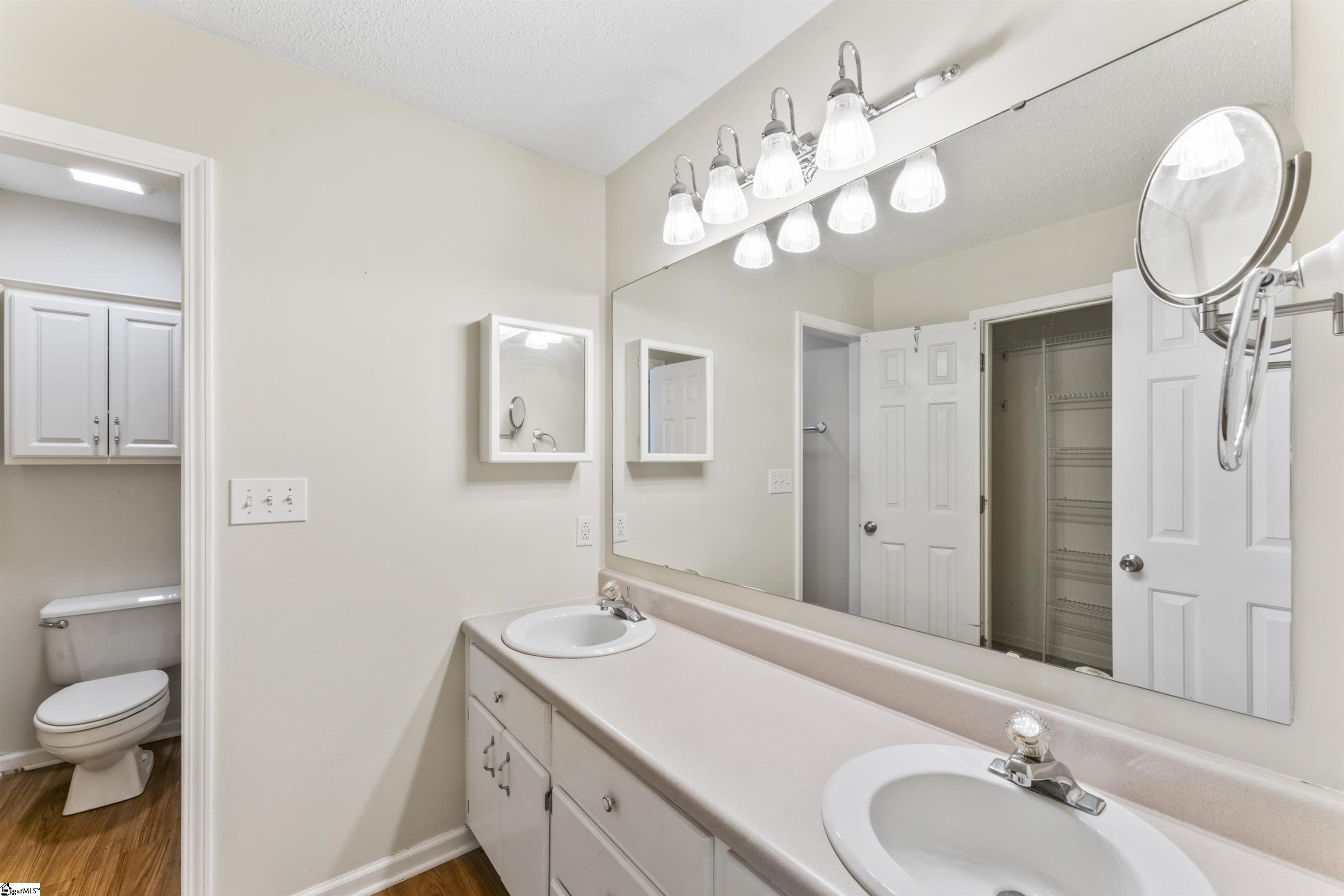 Anderson, South Carolina 29621, United States, 3 Bedrooms Bedrooms, ,2 BathroomsBathrooms,Residential,Active,212333