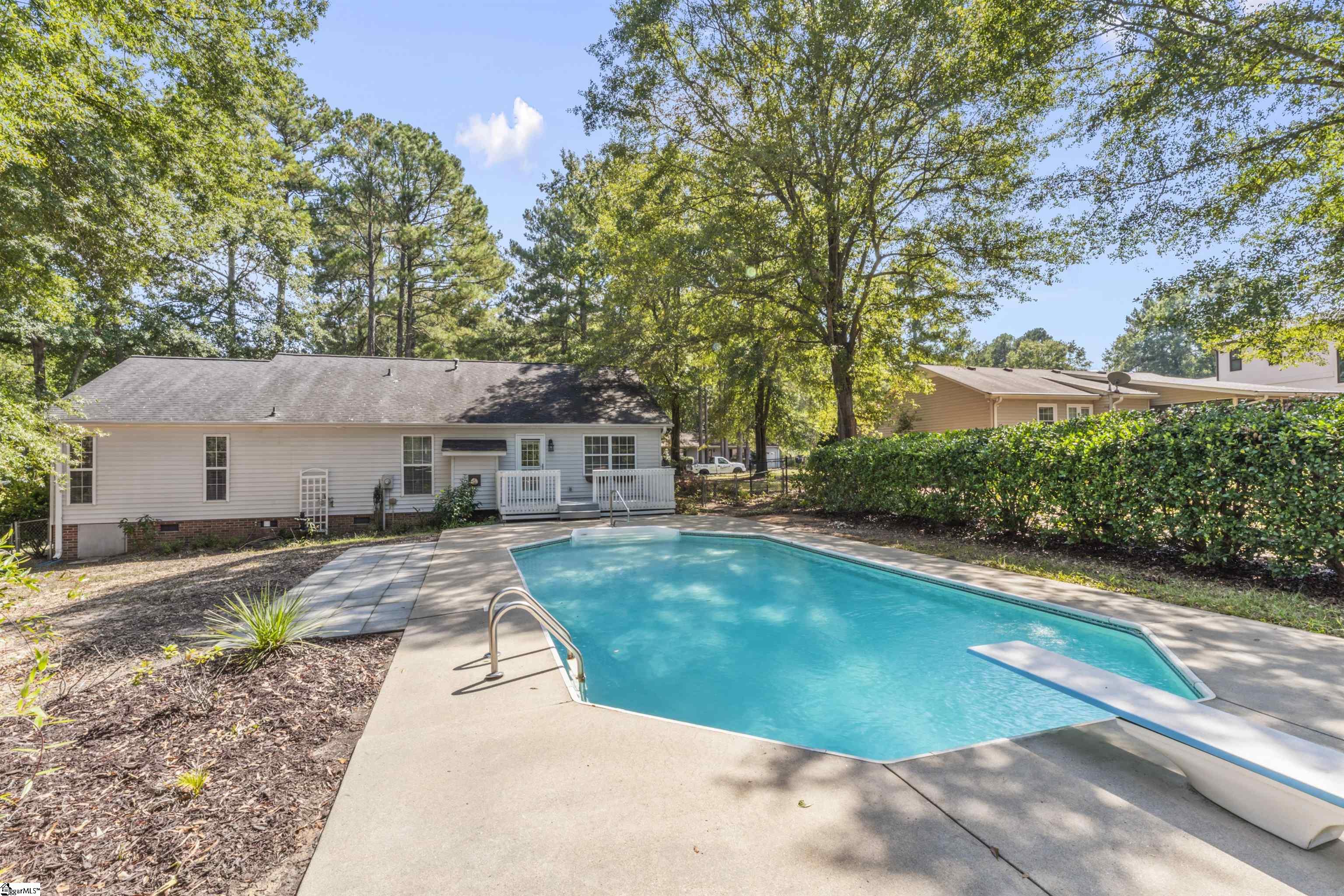 Anderson, South Carolina 29621, United States, 3 Bedrooms Bedrooms, ,2 BathroomsBathrooms,Residential,Active,212333