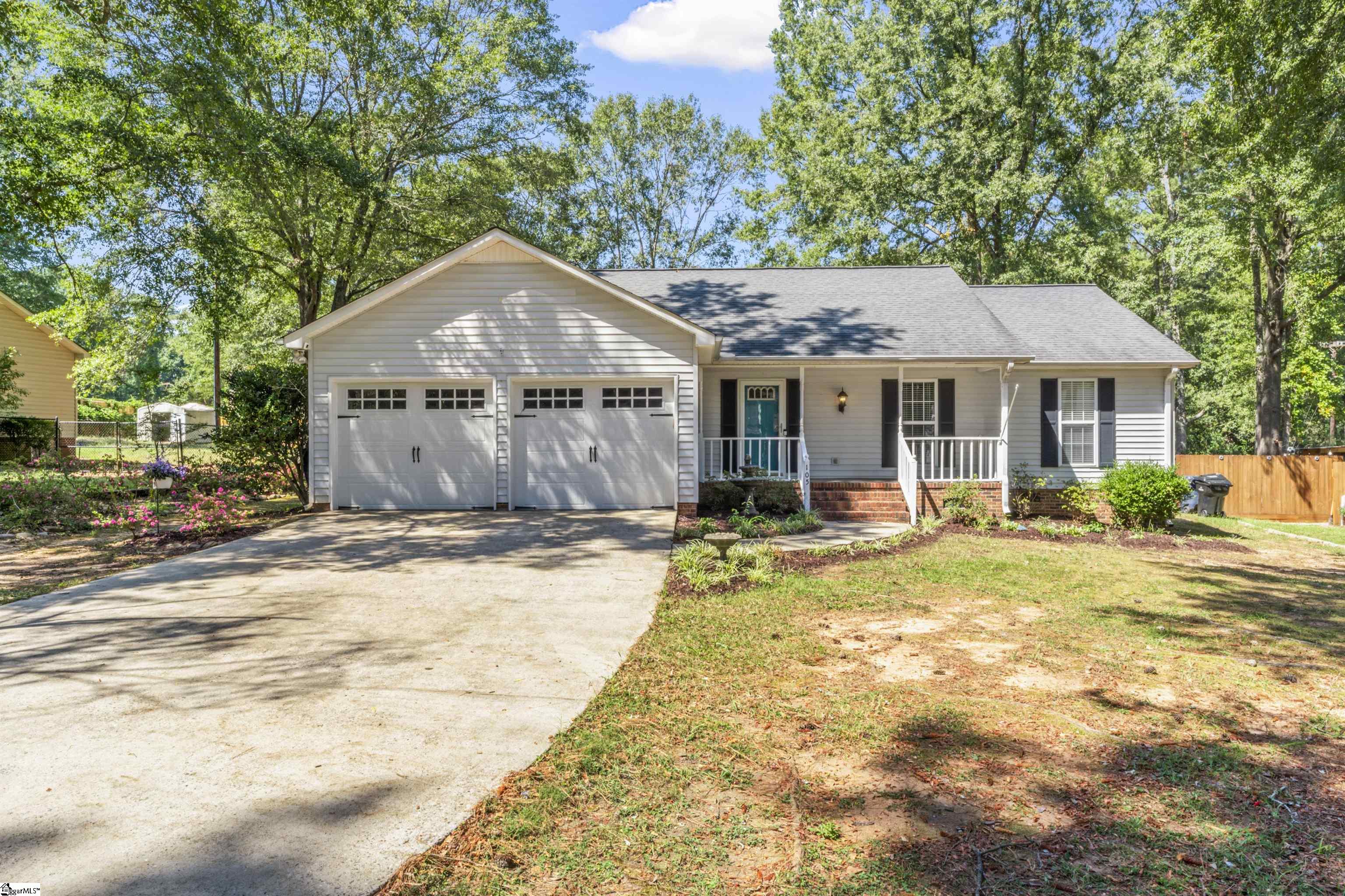 Anderson, South Carolina 29621, United States, 3 Bedrooms Bedrooms, ,2 BathroomsBathrooms,Residential,Active,212333