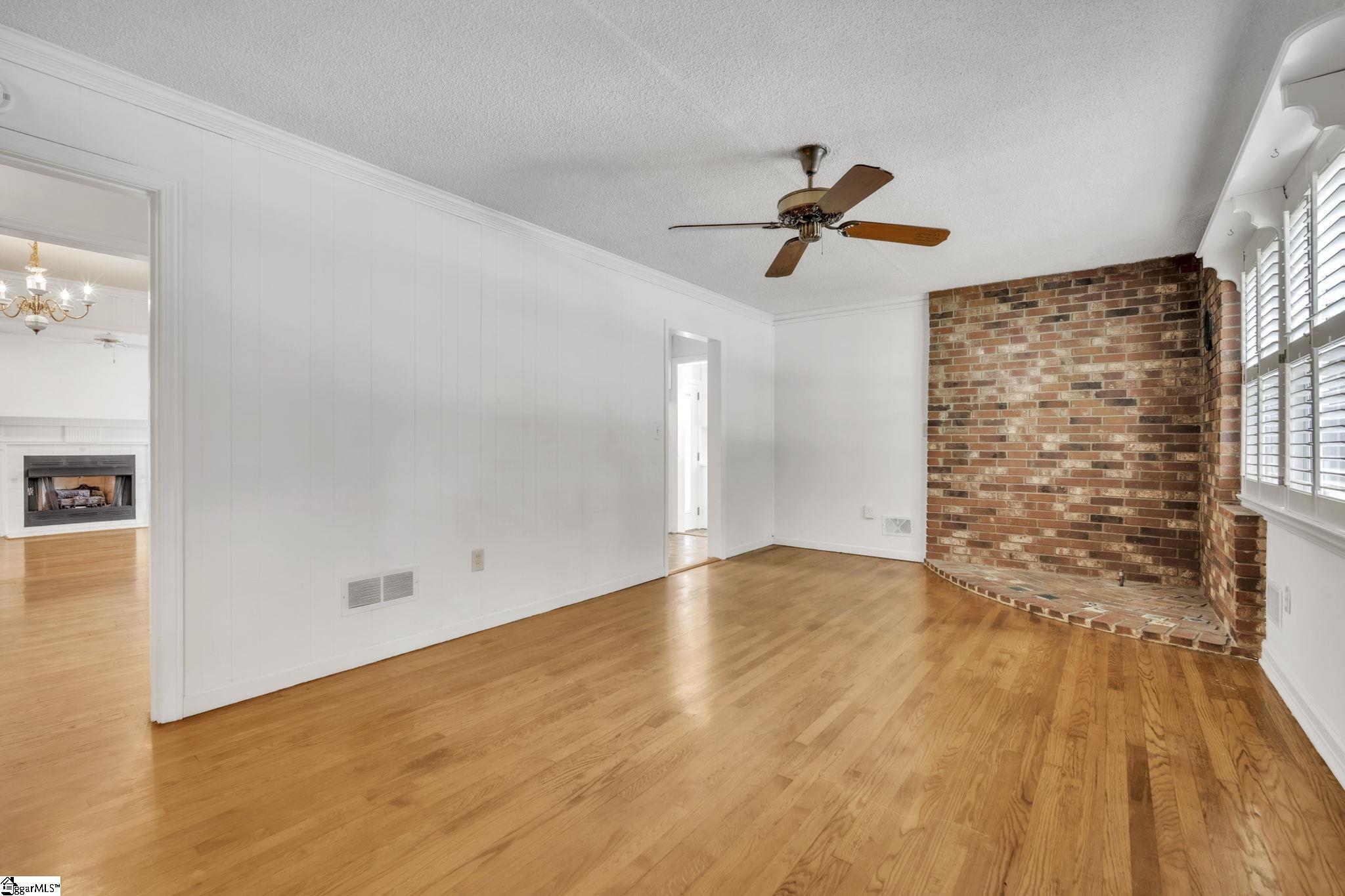 19 E Circle Avenue