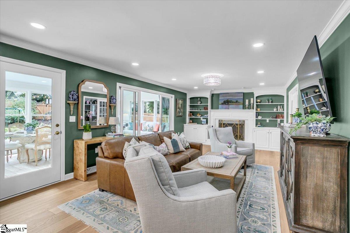 Greer, South Carolina 29650, United States, 4 Bedrooms Bedrooms, ,3 BathroomsBathrooms,Residential,Contingent,187250