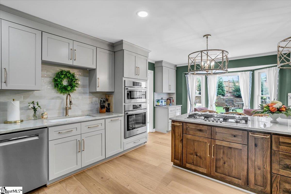 Greer, South Carolina 29650, United States, 4 Bedrooms Bedrooms, ,3 BathroomsBathrooms,Residential,Contingent,187250