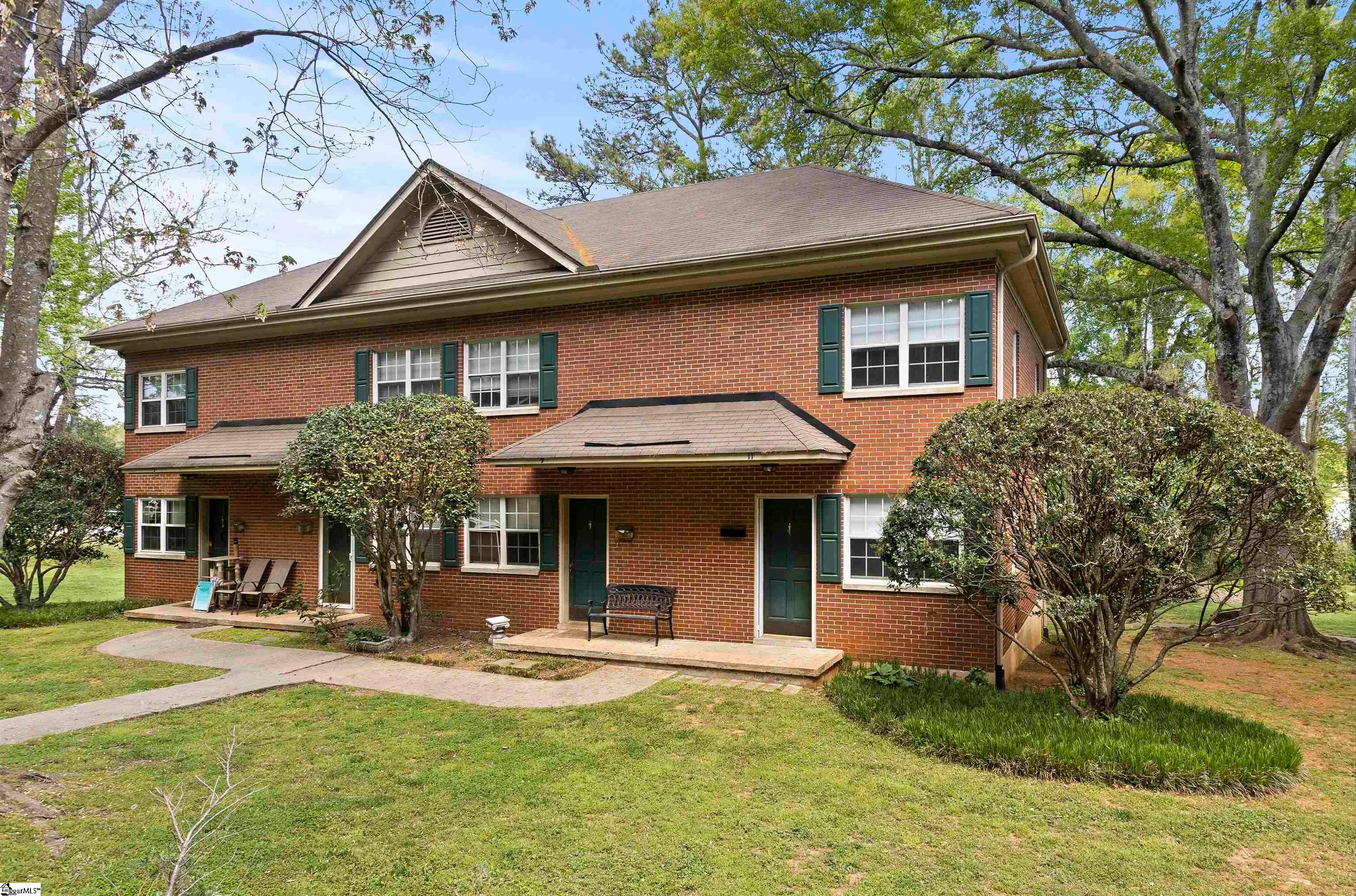 11 Faris Circle