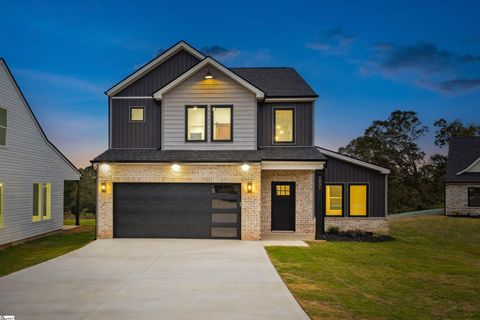 A home in Chesnee