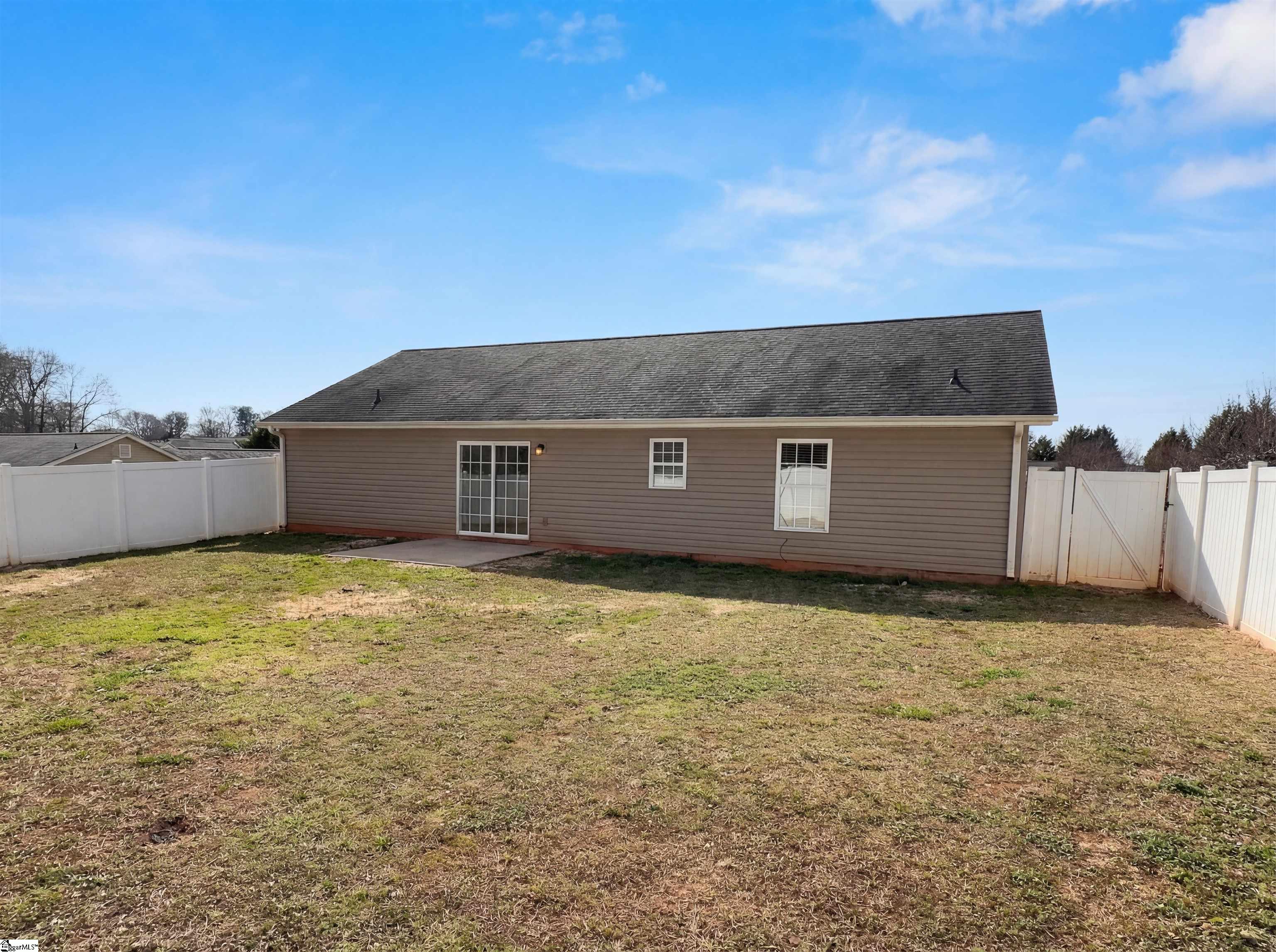 207 Heatherbrook Drive