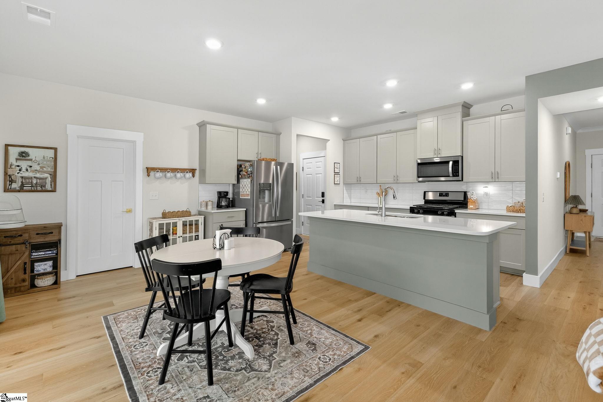 Simpsonville, South Carolina 29680, United States, 4 Bedrooms Bedrooms, ,3 BathroomsBathrooms,Residential,Active,186405