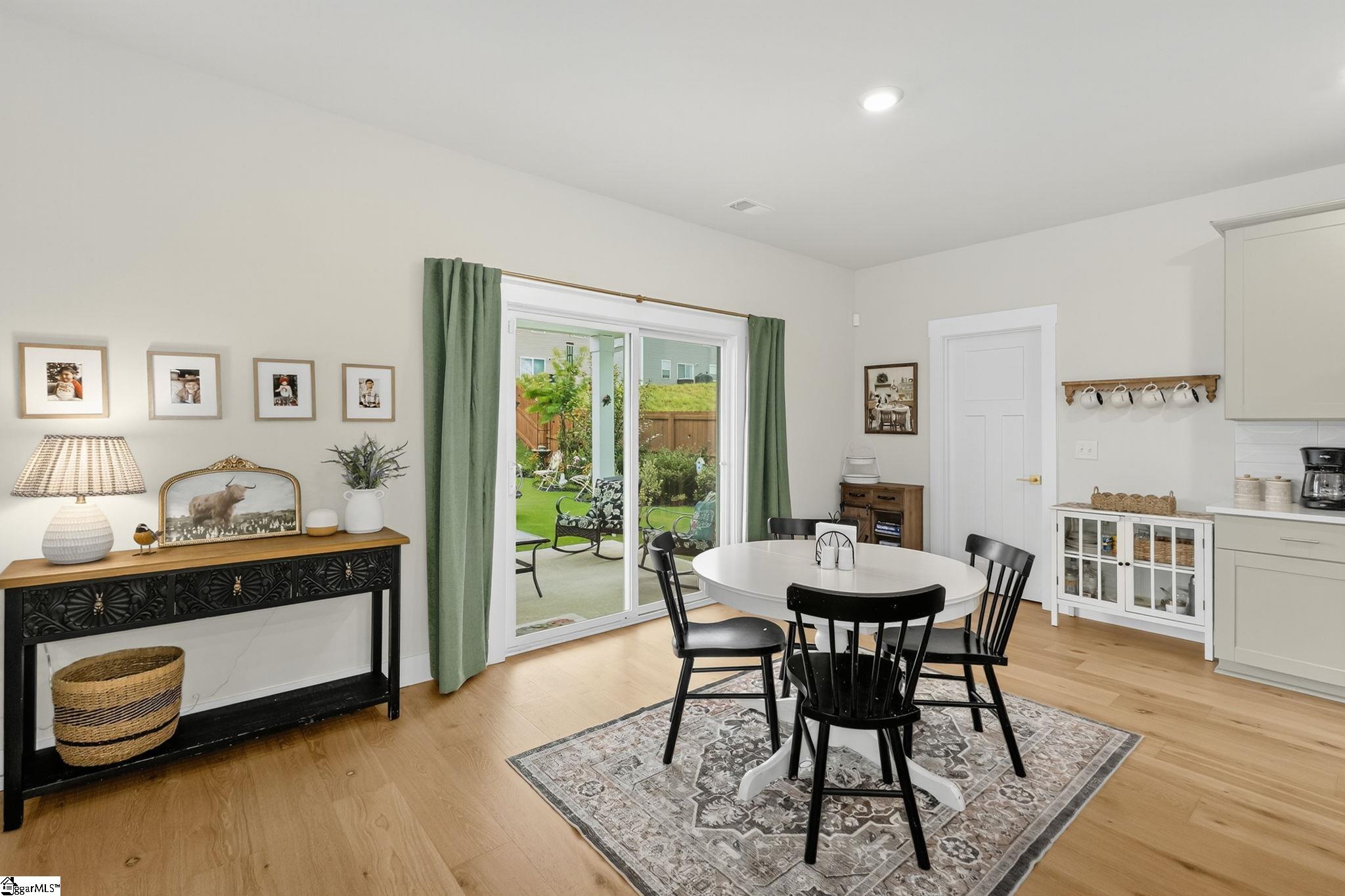 Simpsonville, South Carolina 29680, United States, 4 Bedrooms Bedrooms, ,3 BathroomsBathrooms,Residential,Active,186405