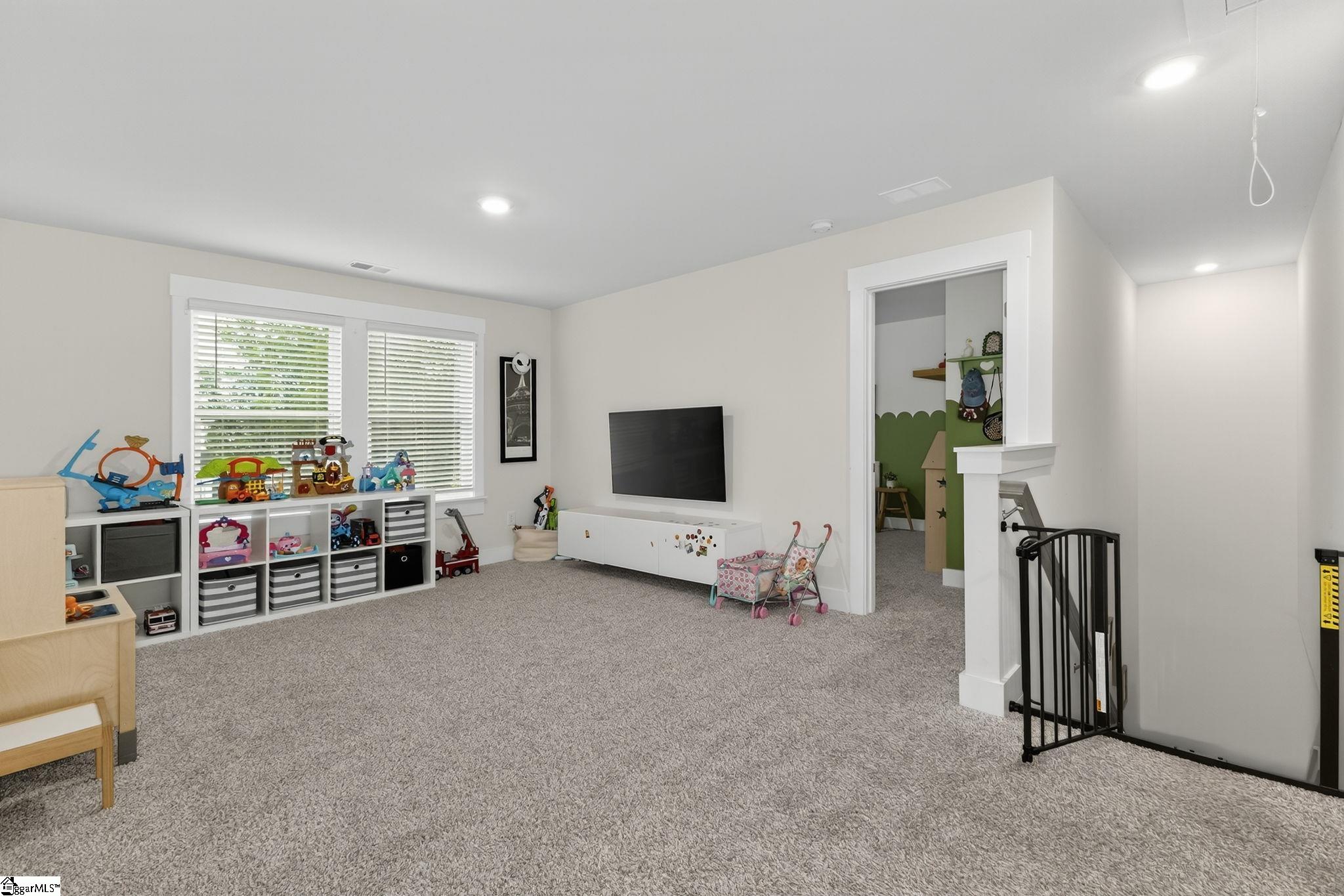 Simpsonville, South Carolina 29680, United States, 4 Bedrooms Bedrooms, ,3 BathroomsBathrooms,Residential,Active,186405