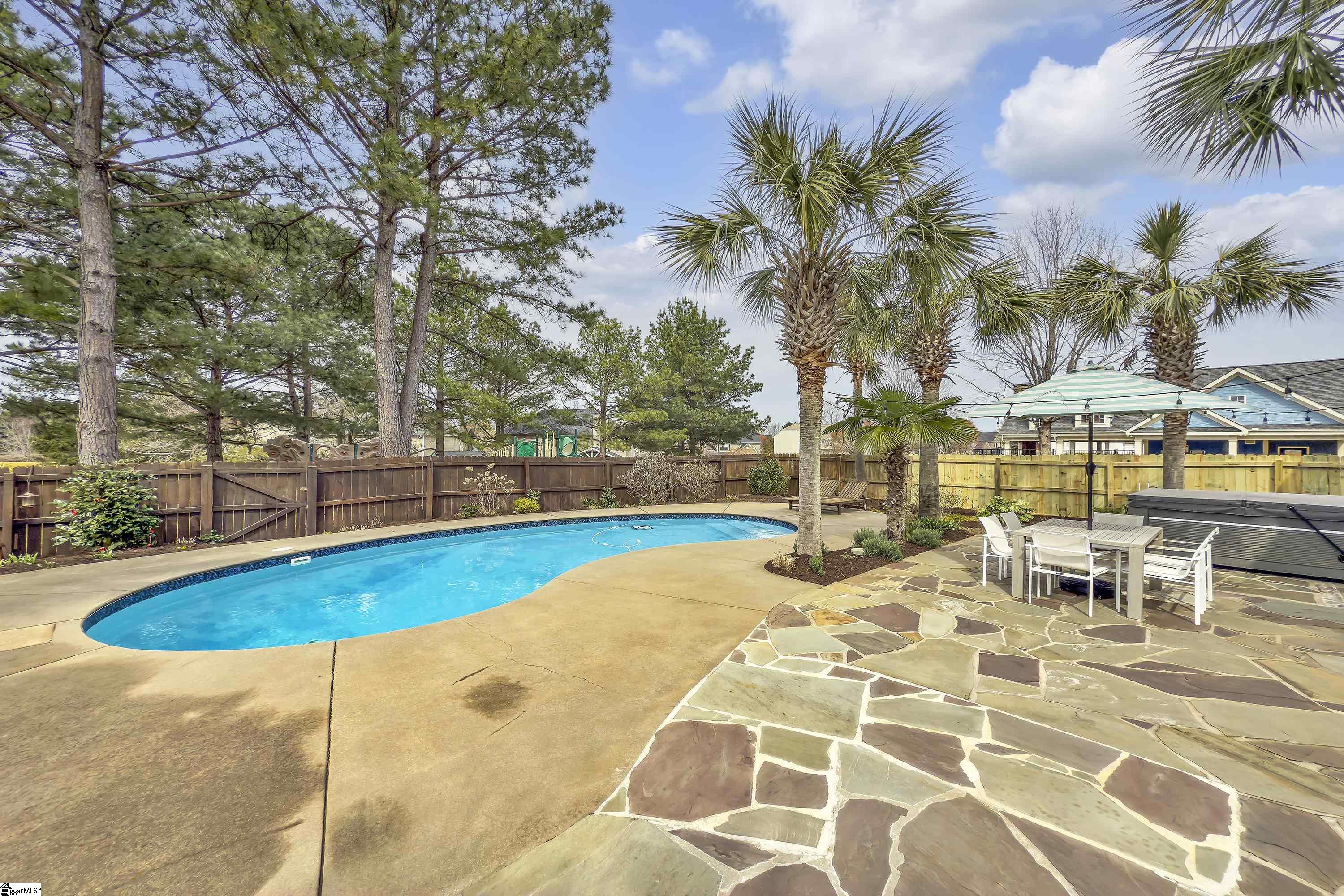 Simpsonville, South Carolina 29681, United States, 4 Bedrooms Bedrooms, ,3 BathroomsBathrooms,Residential,Contingent,91172