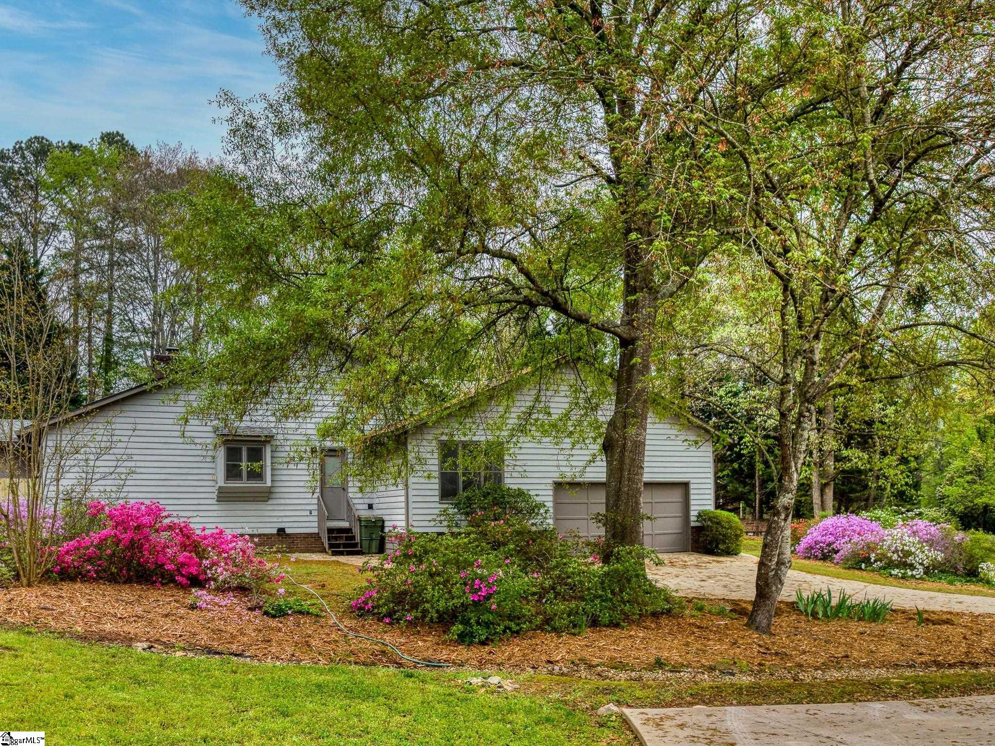 107 Creekview Drive