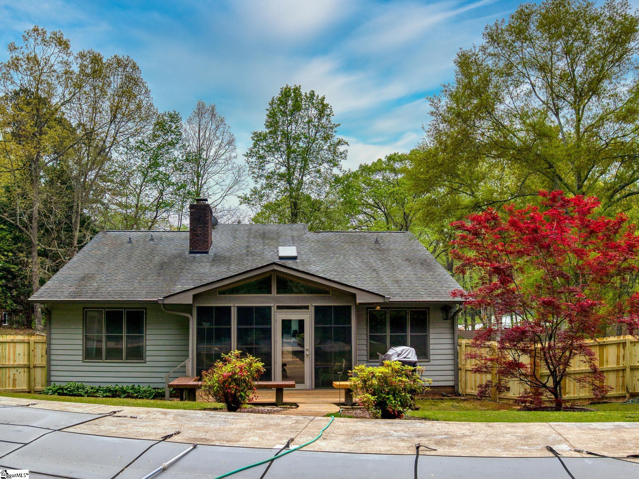 107 Creekview Drive