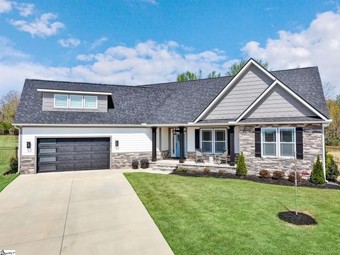 Photo of 416 Drovers Court, Travelers Rest, SC 29690 (MLS # 1589347)