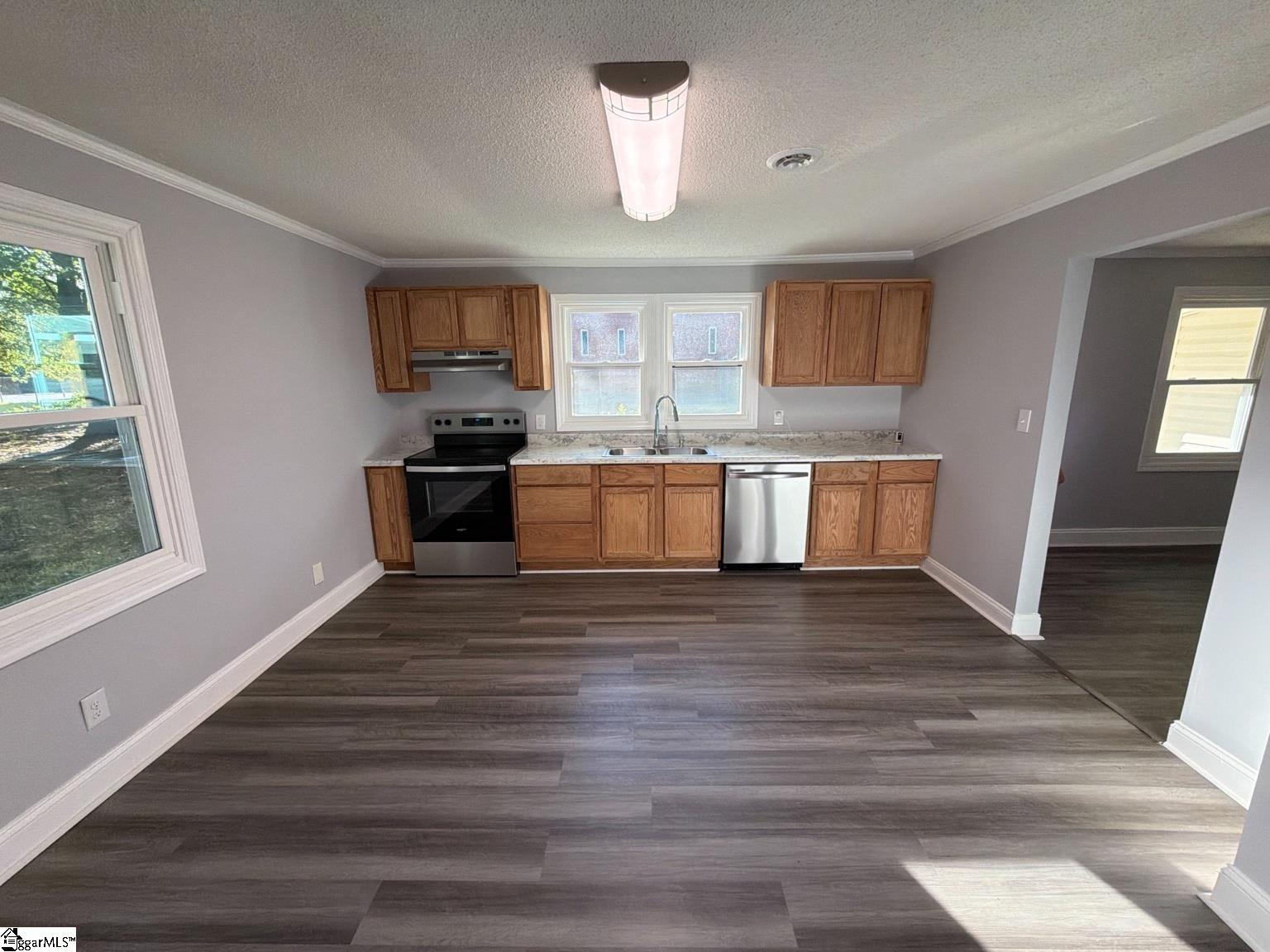 215 W Roosevelt Drive