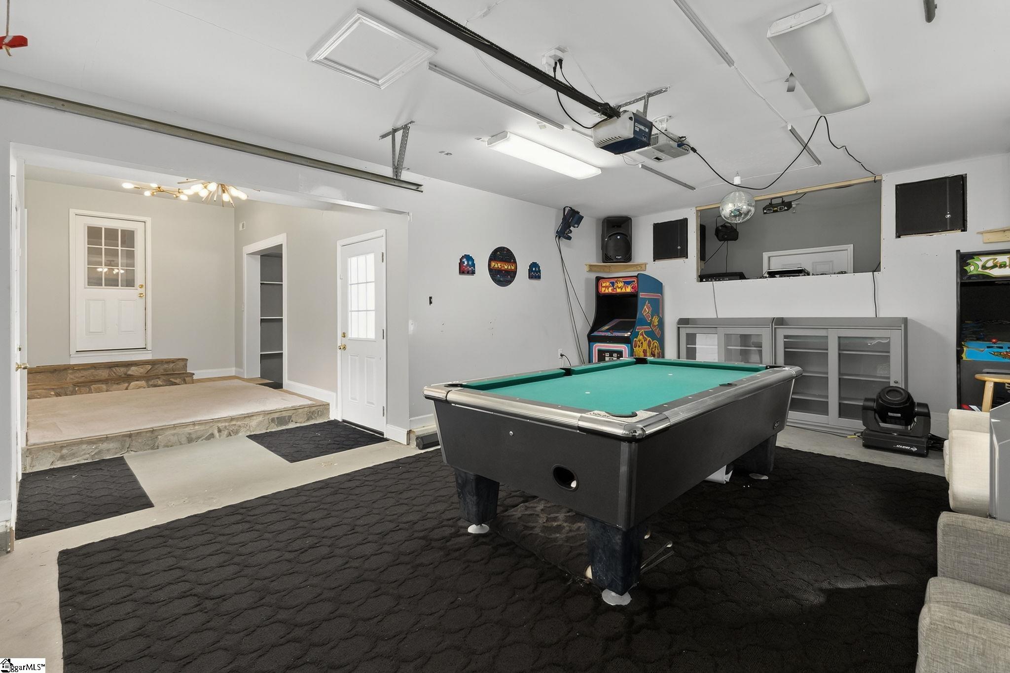 Taylors, South Carolina 29687, United States, 4 Bedrooms Bedrooms, ,5 BathroomsBathrooms,Residential,Active,191631