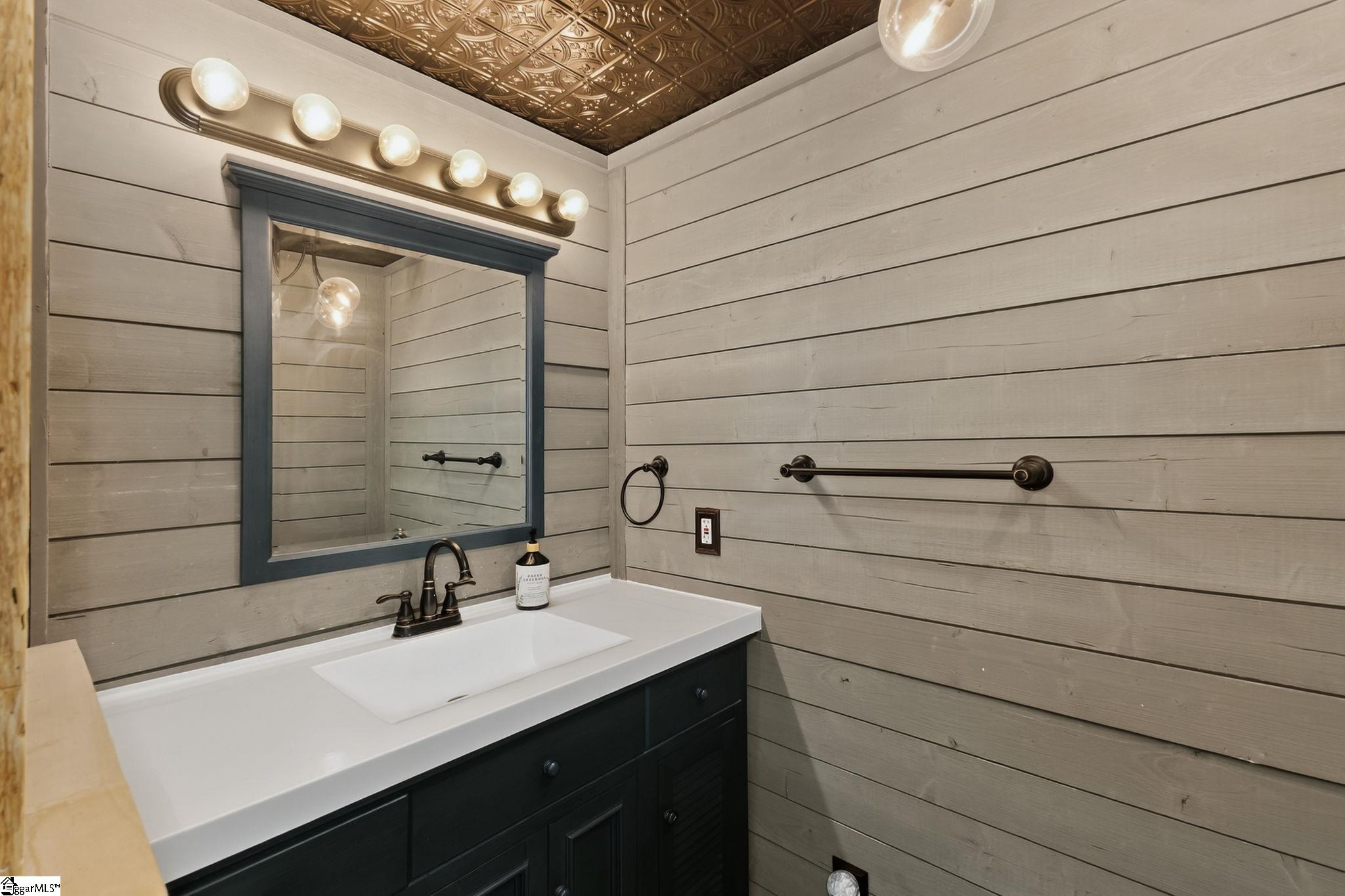 Taylors, South Carolina 29687, United States, 4 Bedrooms Bedrooms, ,5 BathroomsBathrooms,Residential,Active,191631