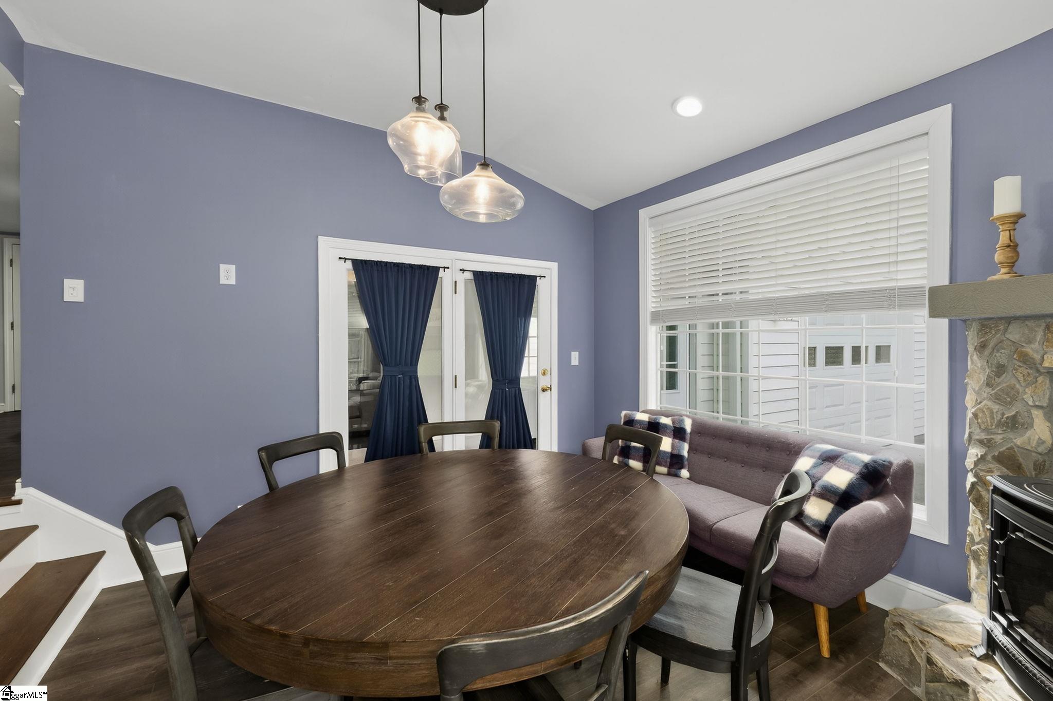 Taylors, South Carolina 29687, United States, 4 Bedrooms Bedrooms, ,5 BathroomsBathrooms,Residential,Active,191631