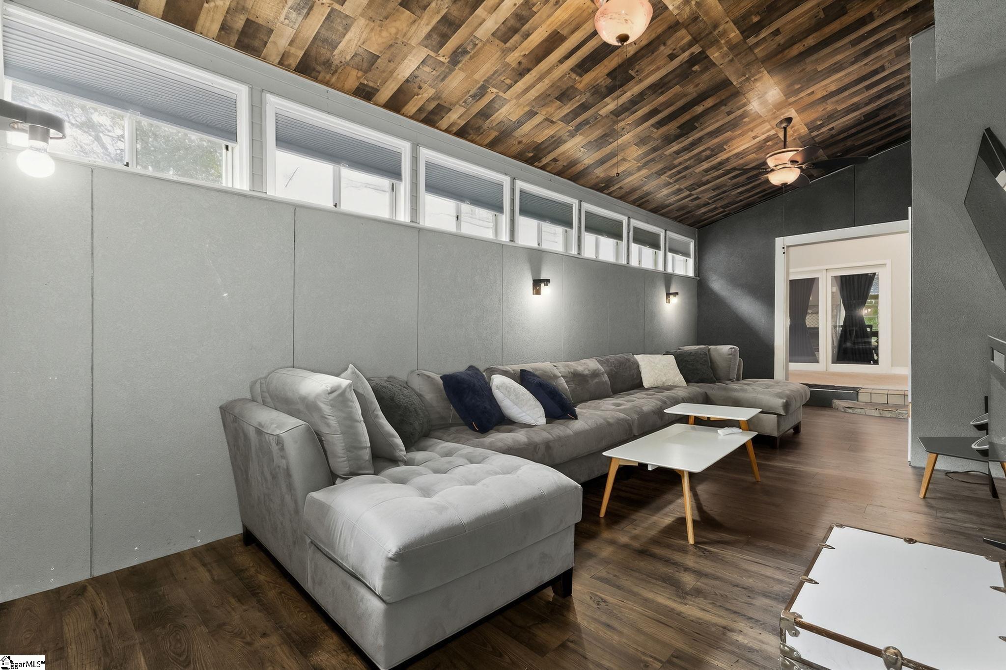 Taylors, South Carolina 29687, United States, 4 Bedrooms Bedrooms, ,5 BathroomsBathrooms,Residential,Active,191631